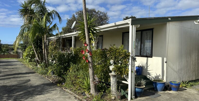 Cozy Coastal Living in the Heart of Pukenui