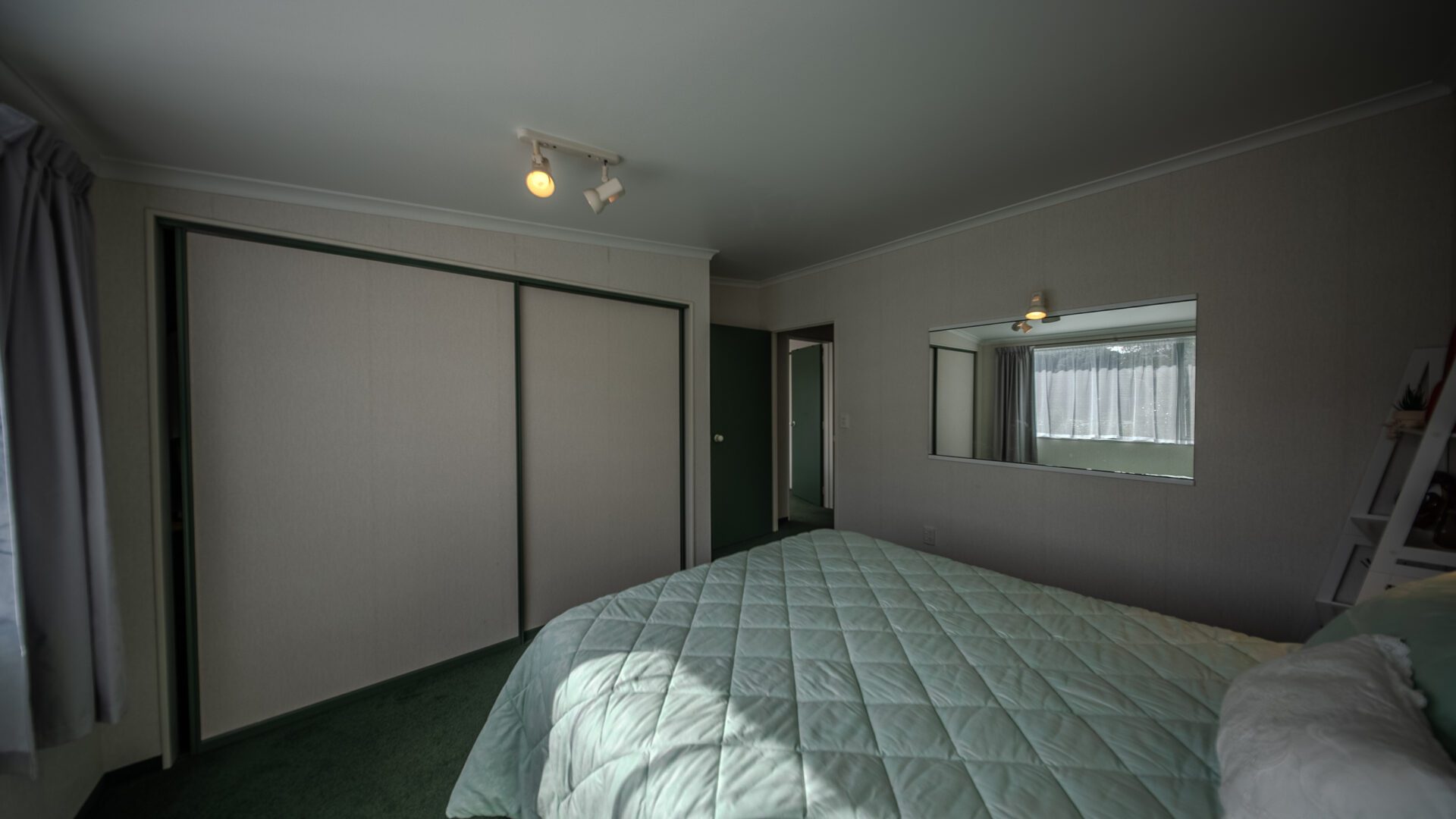 156367121__1753159476-75948-Bed3.2