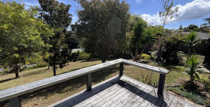 Family Home with Amazing Views !!