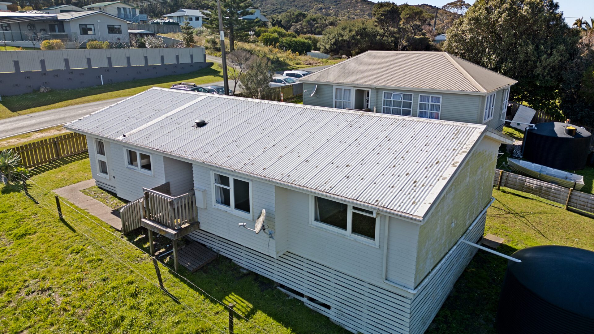 163143527__1757628127-23943-Exterior-Smalldeckandstairs