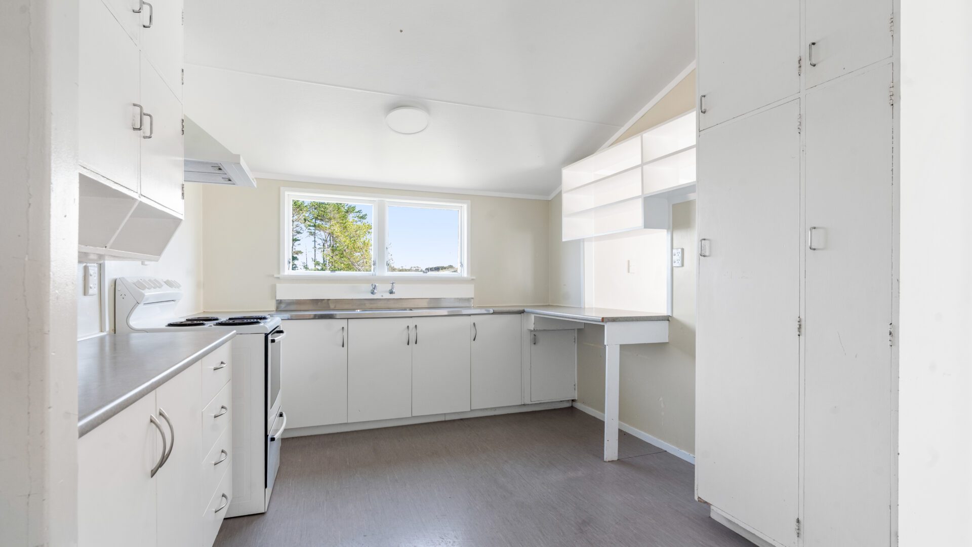 163143674__1757628141-12434-Kitchen3