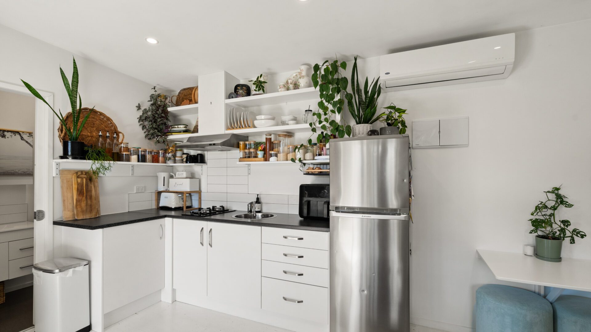 166566922__1759709086-44128-34MatarikiPlace-34