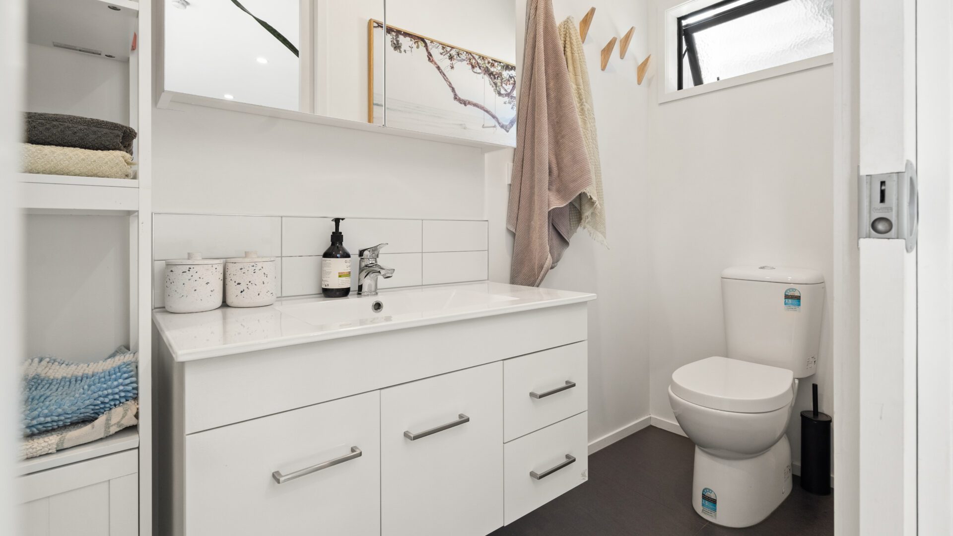 166566927__1759709093-30198-34MatarikiPlace-36