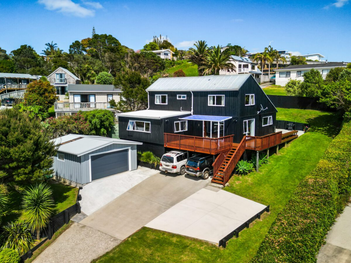 Location and Opportunity in Cable Bay