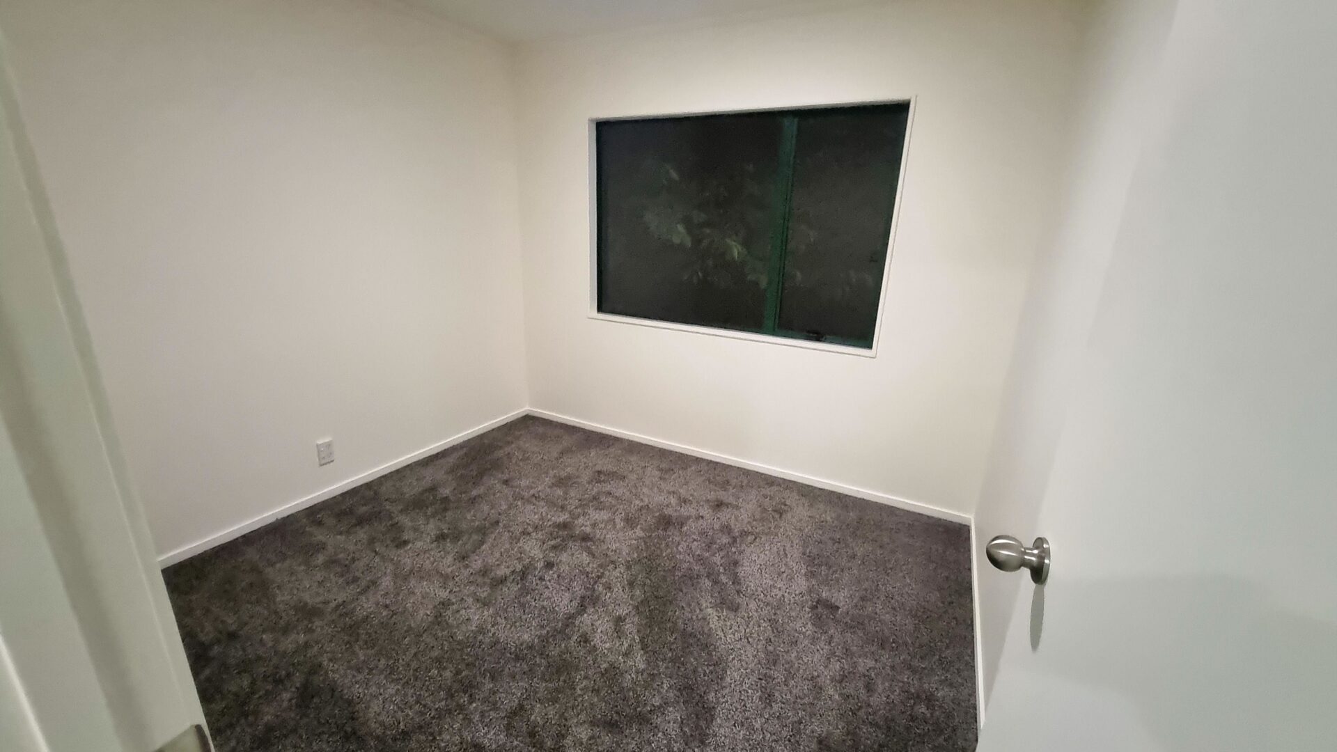 154057145__1751505649-44689-Broom3