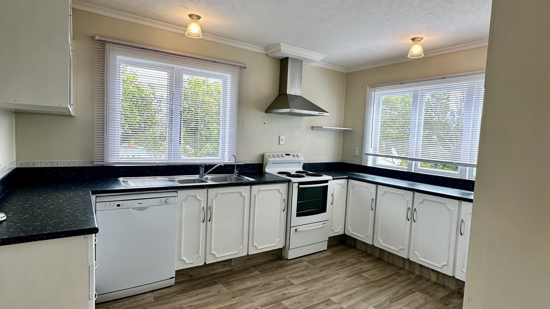 162967780__1757539667-8963-IMG4594