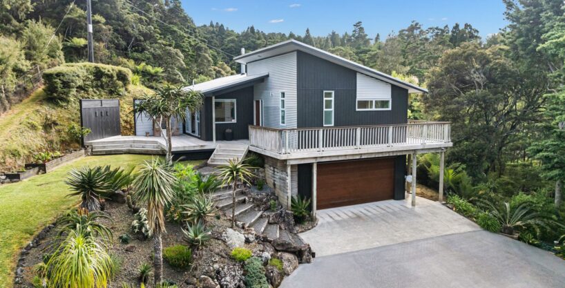 Private, Elevated Living Close to Town