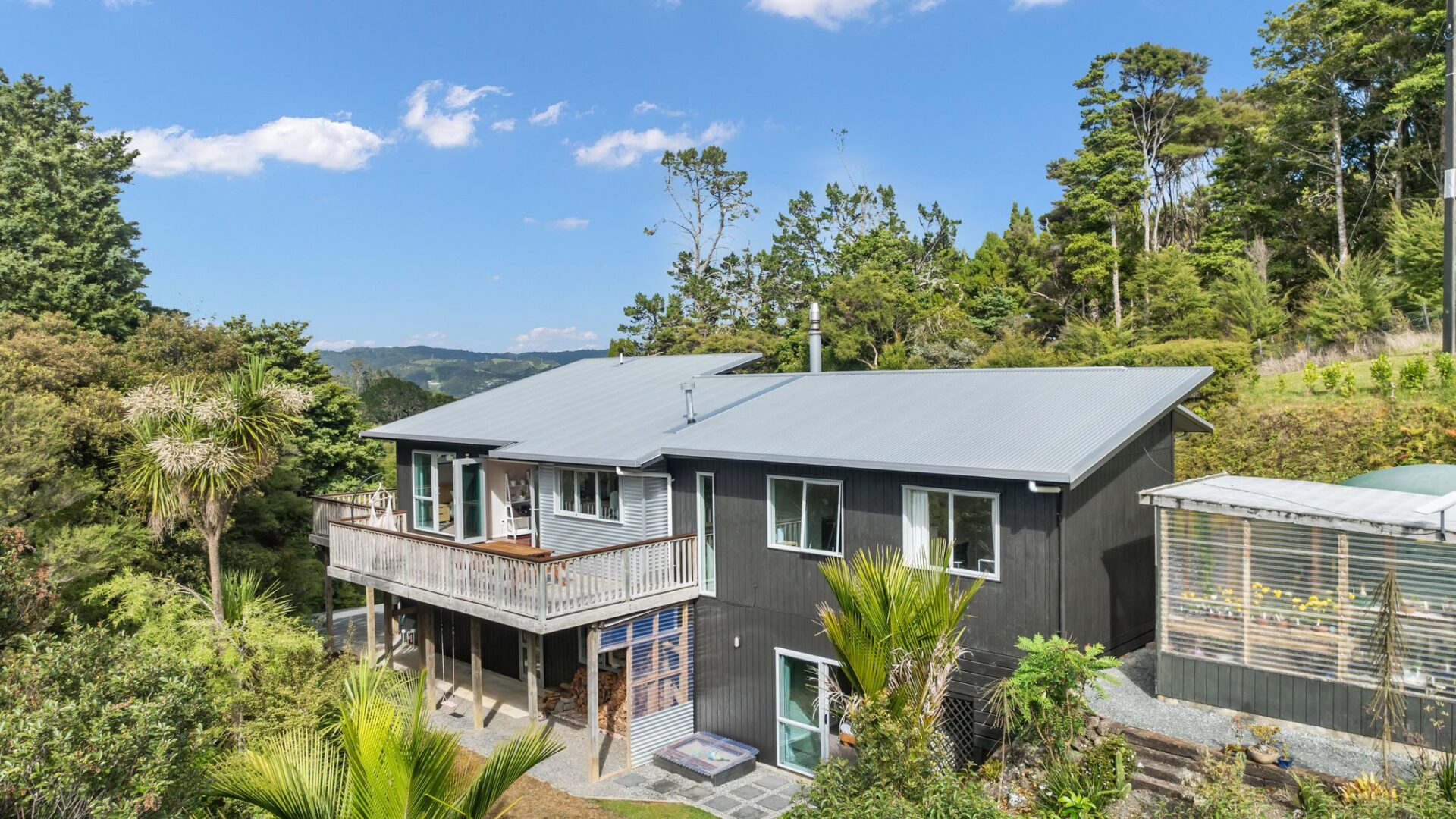 172196761__1762122896-32150-18ClaphamRoad-4