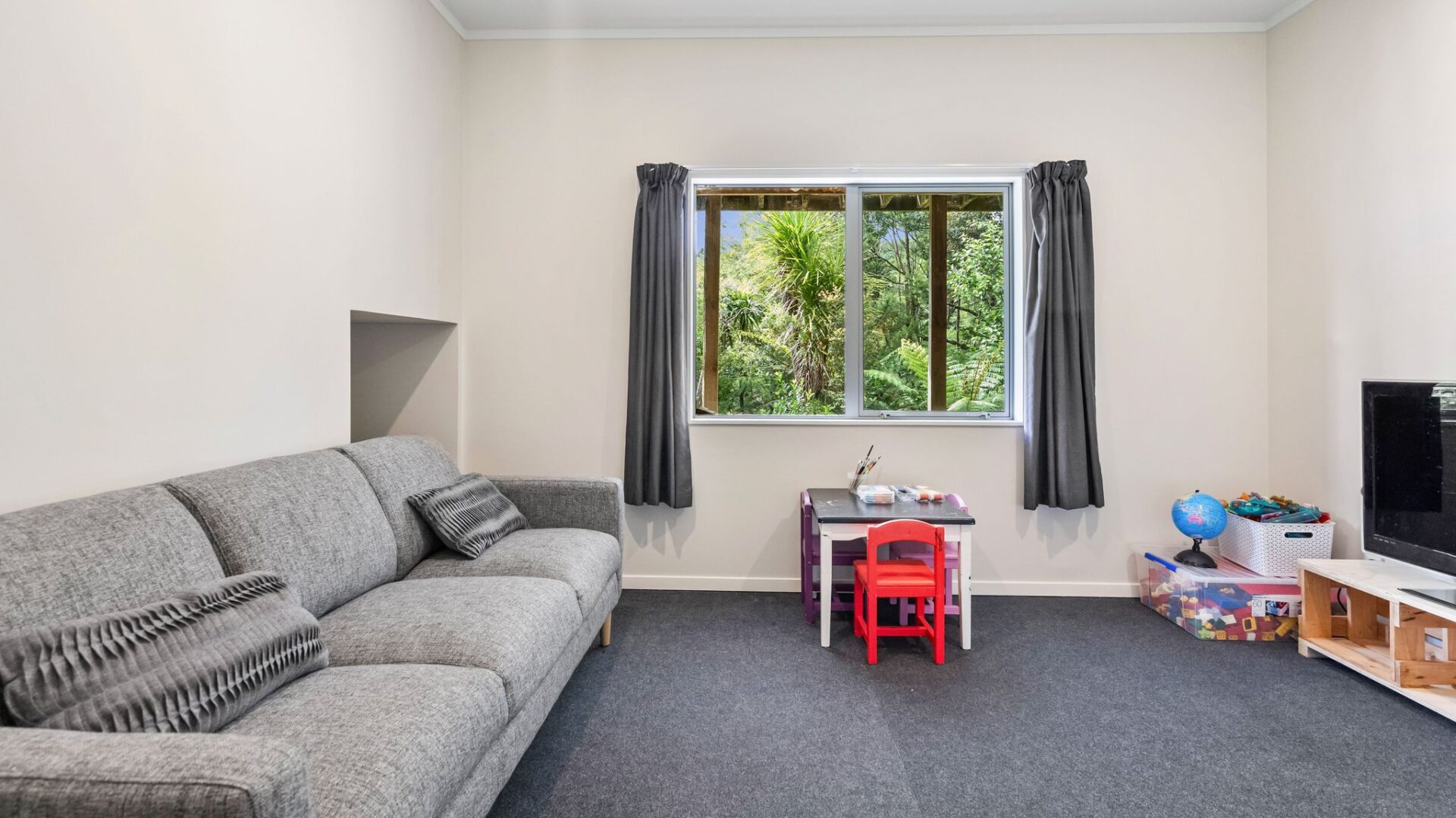 172197105__1762122950-19342-18ClaphamRoad-32