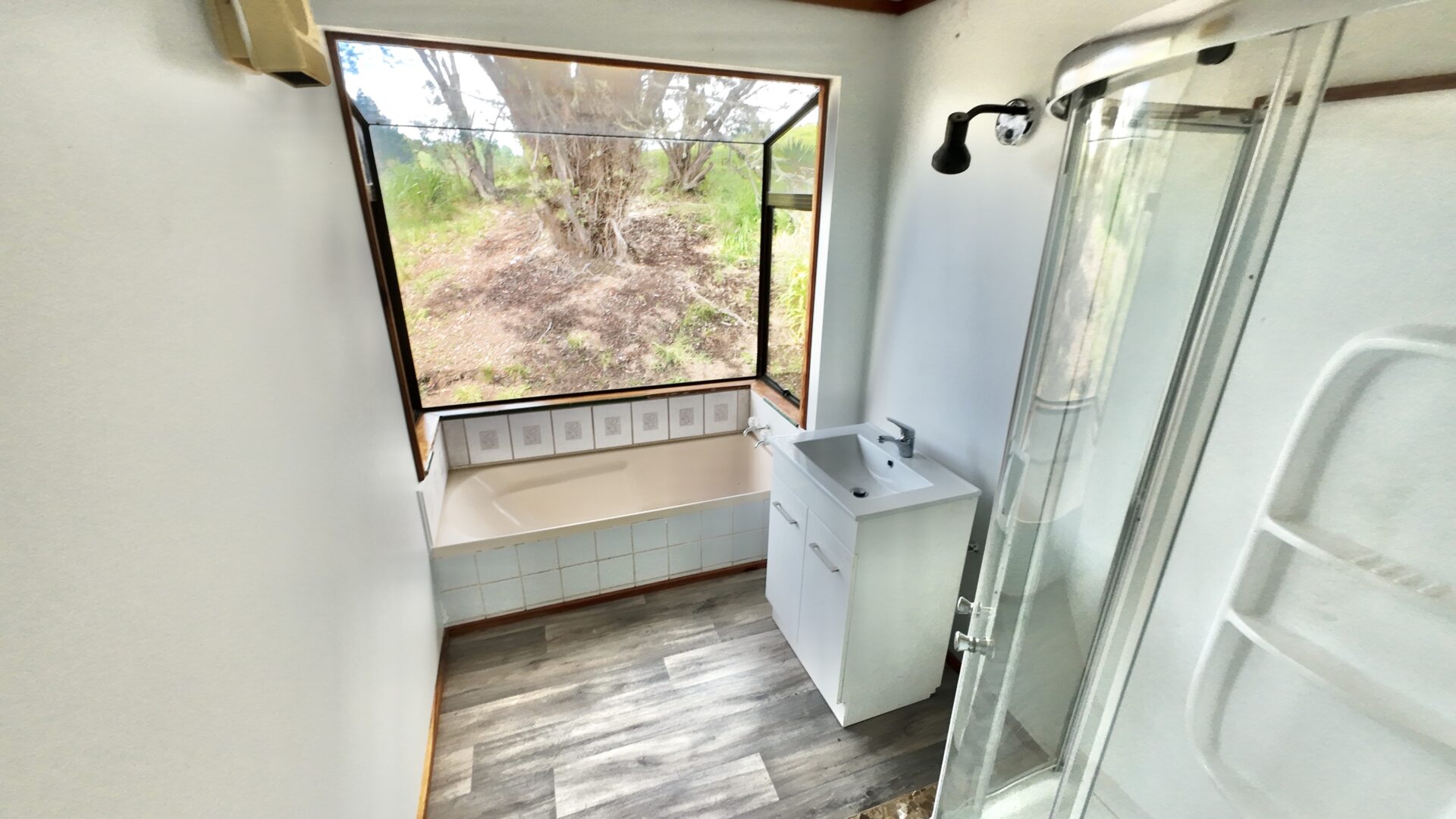 174932589__1763108537-1763108457