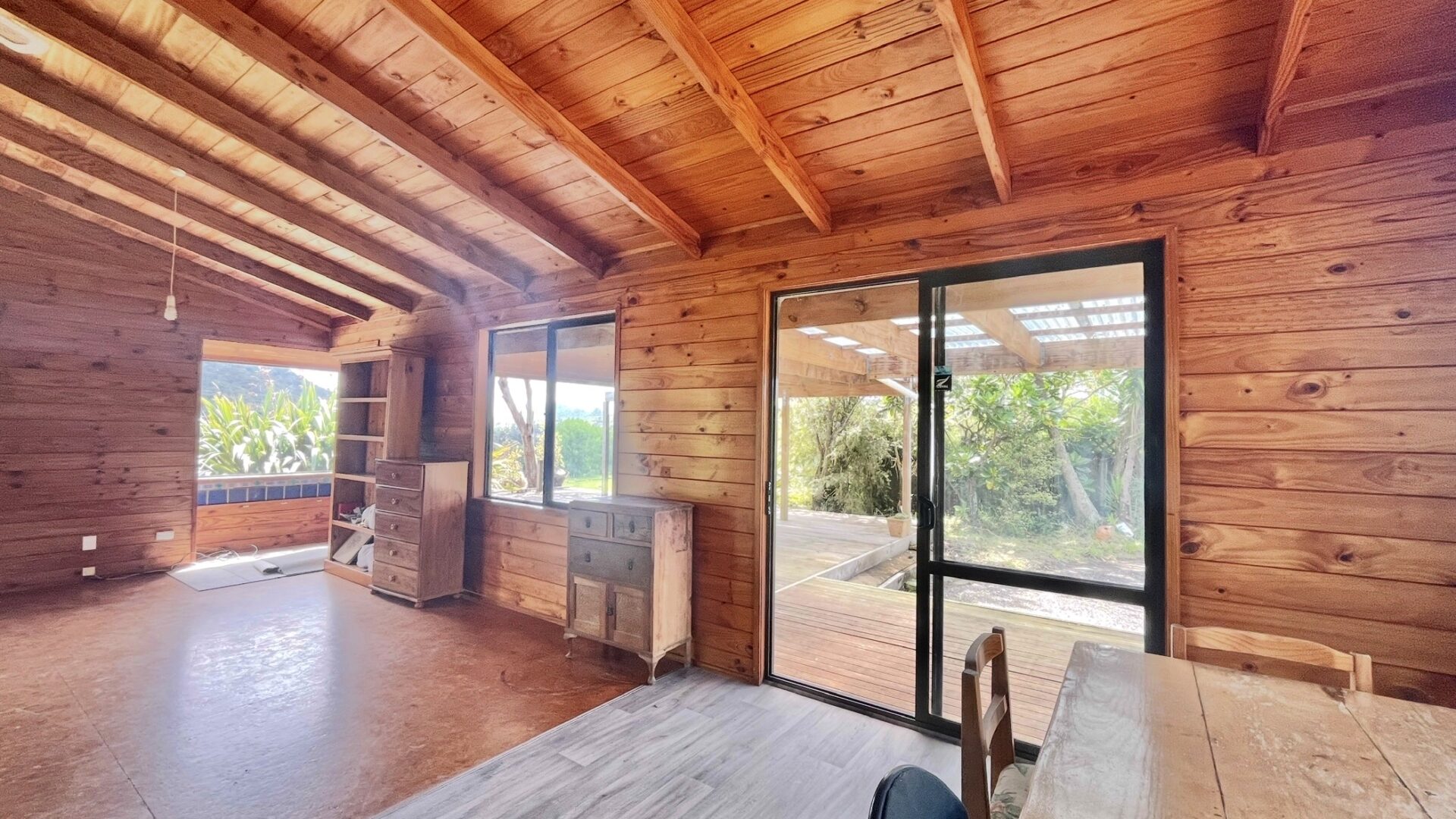 175102703__1763337389-1763337388