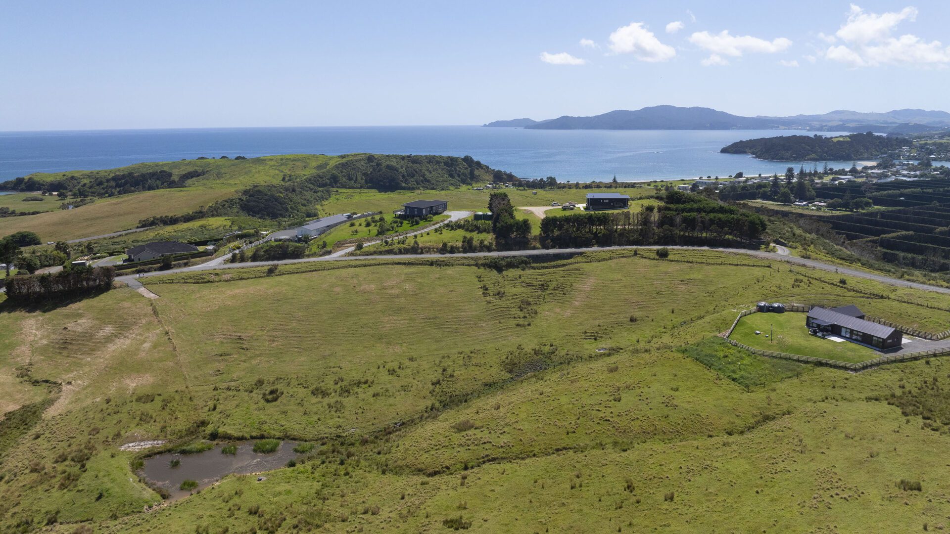 176139218__1763700519-88612-31TaipaHeightsDrive-0239