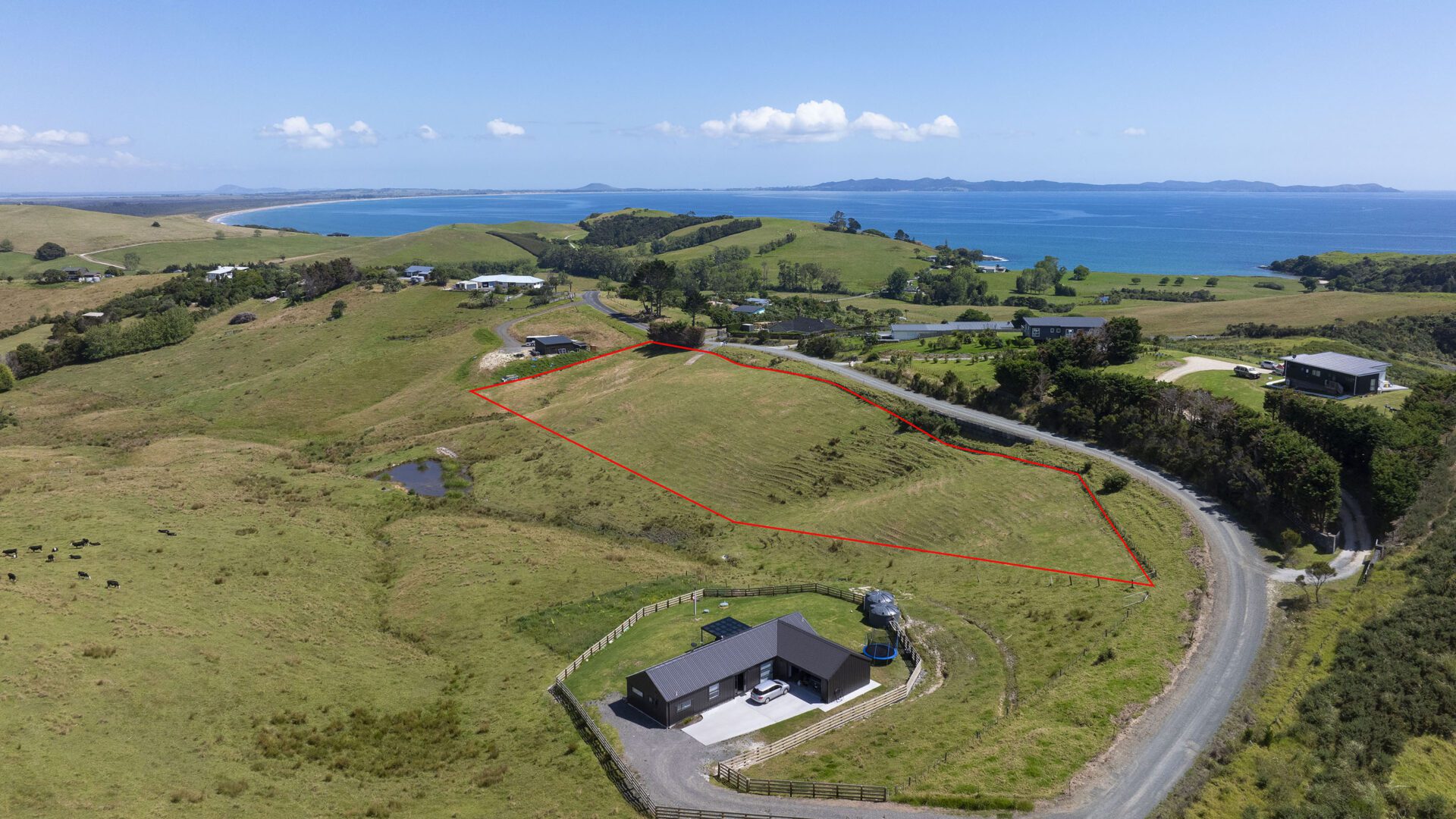 176139260__1763700524-88374-31TaipaHeightsDrive-0241-boundaries