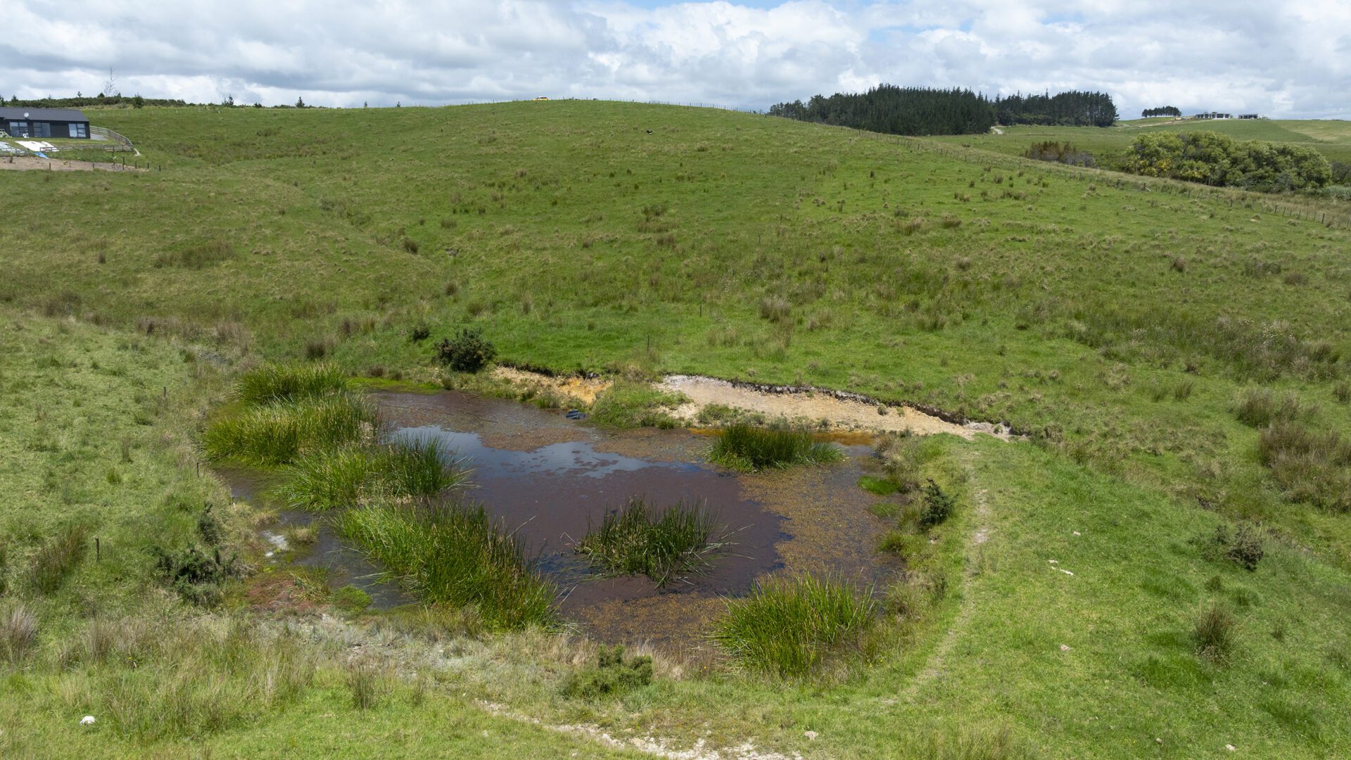 176782660__1764119858-43905-39TaipaViewRd-0307