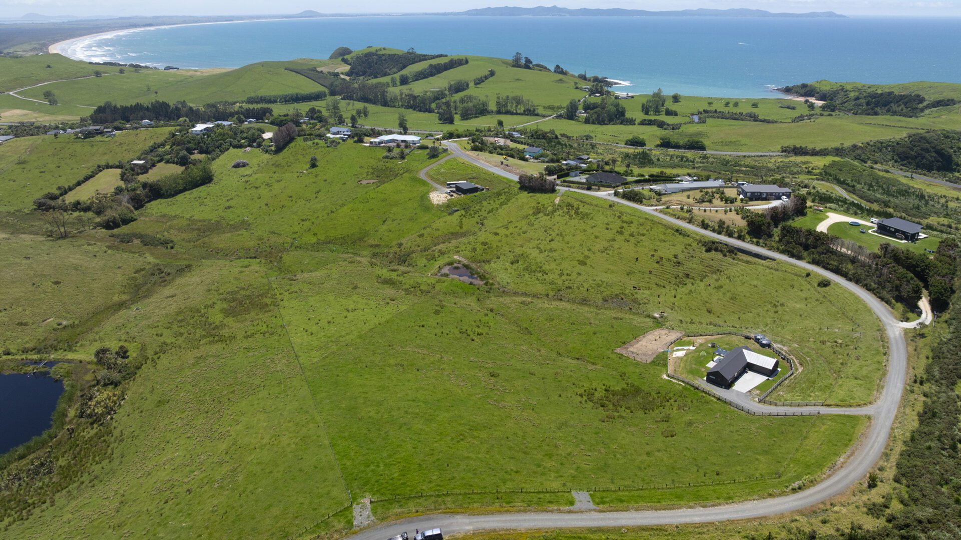 176782991__1764119913-56758-39TaipaViewRd-0293