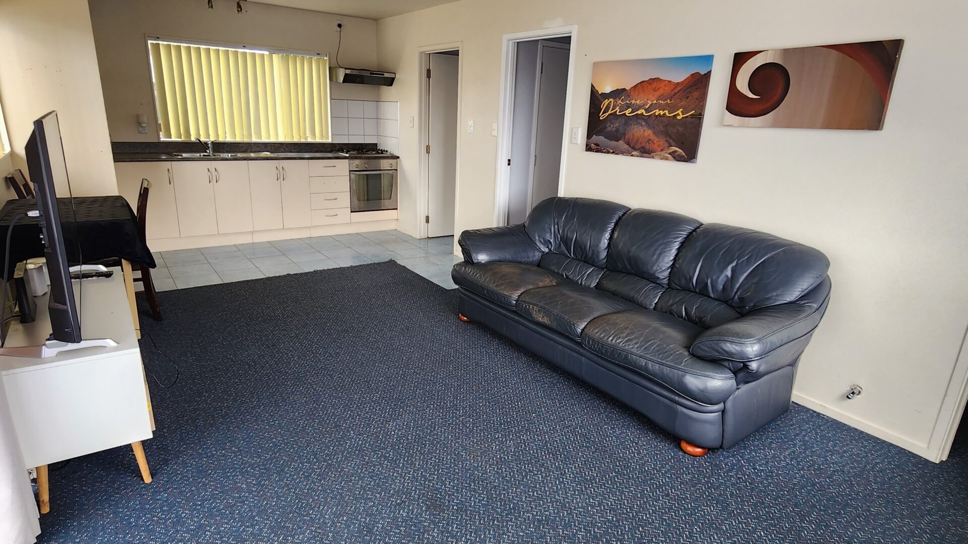 85324718__1711008017-17110080149488914492938177350379