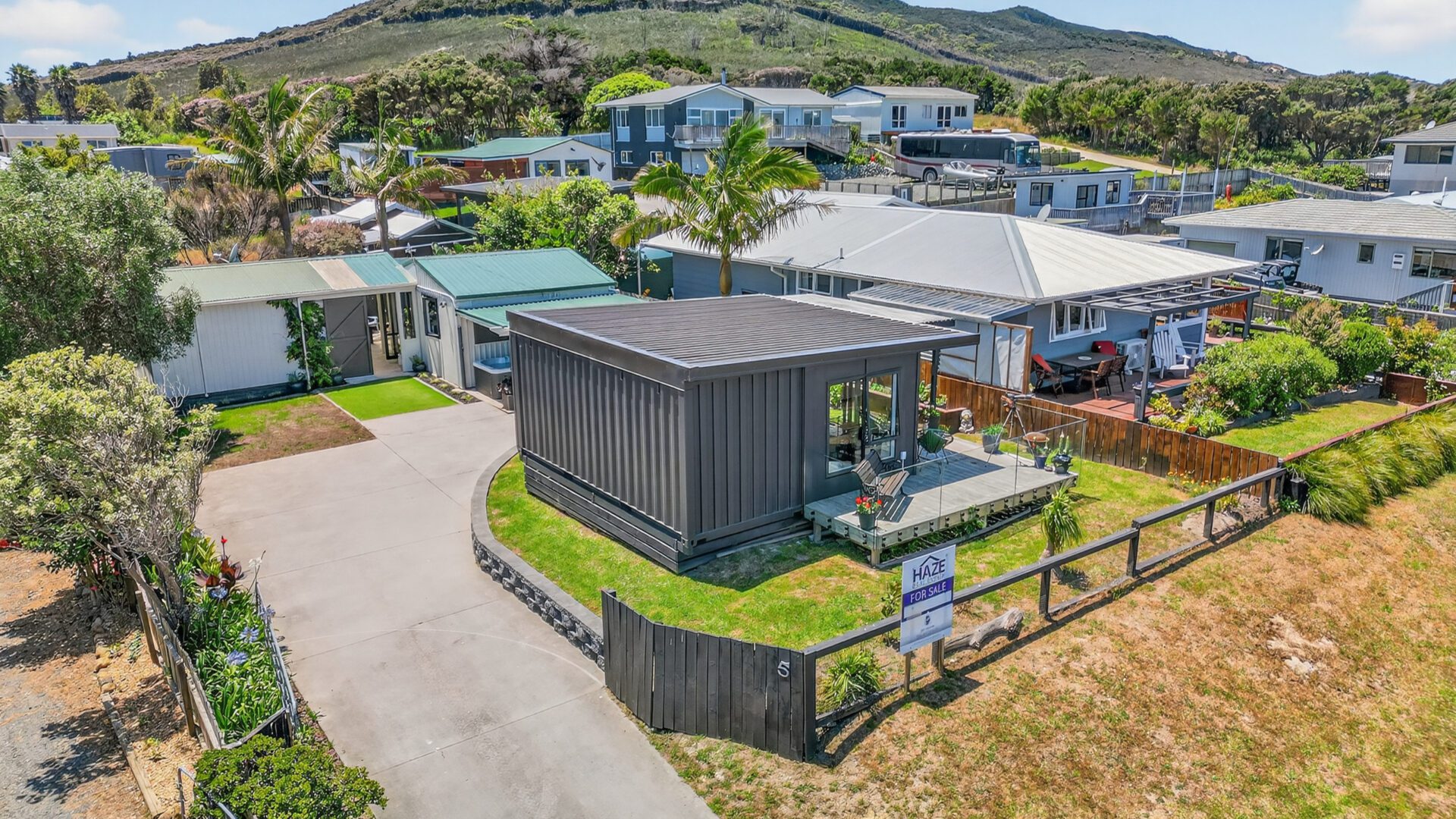 178620878__1764991824-65347-20251204-DJI0933