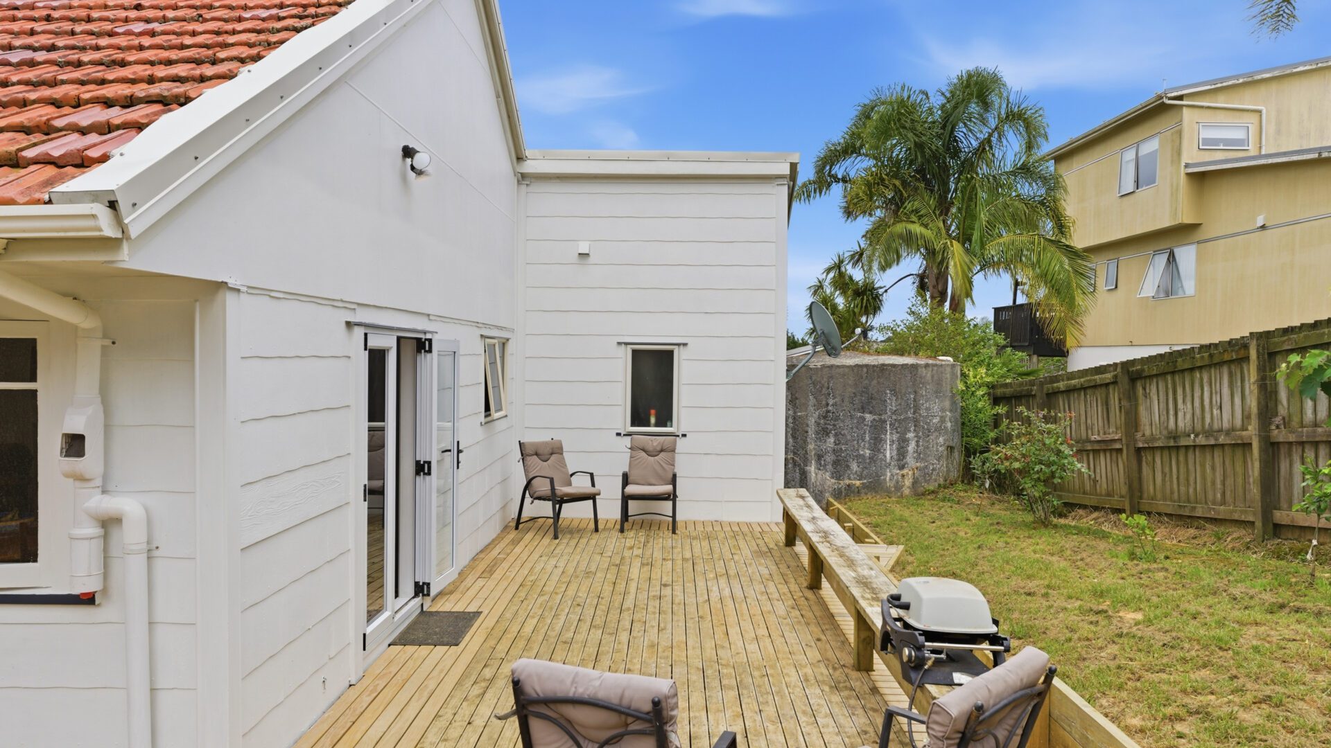 181157845__1766544113-42988-18