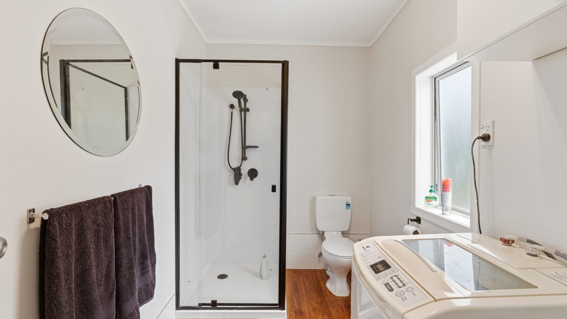 181158102__1766544538-55401-11