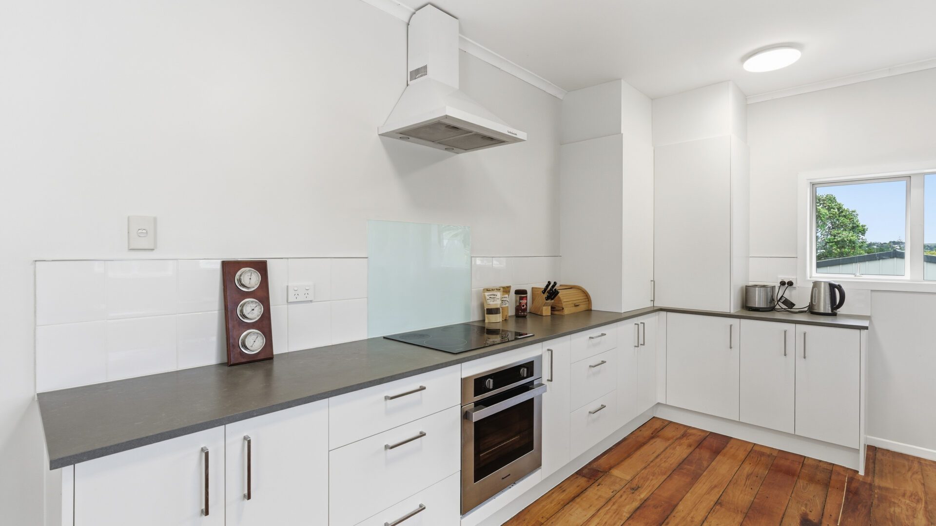 181158110__1766544548-55512-16