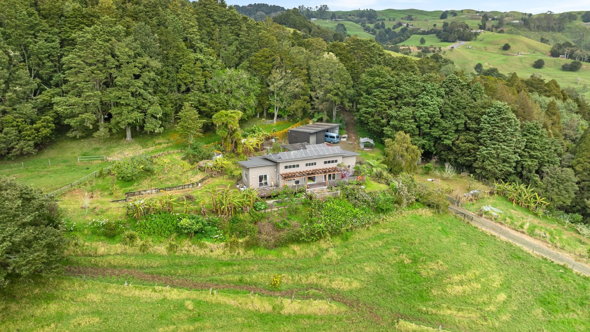 166505457__1759698381-7137-web945SpringfieldRoad-1