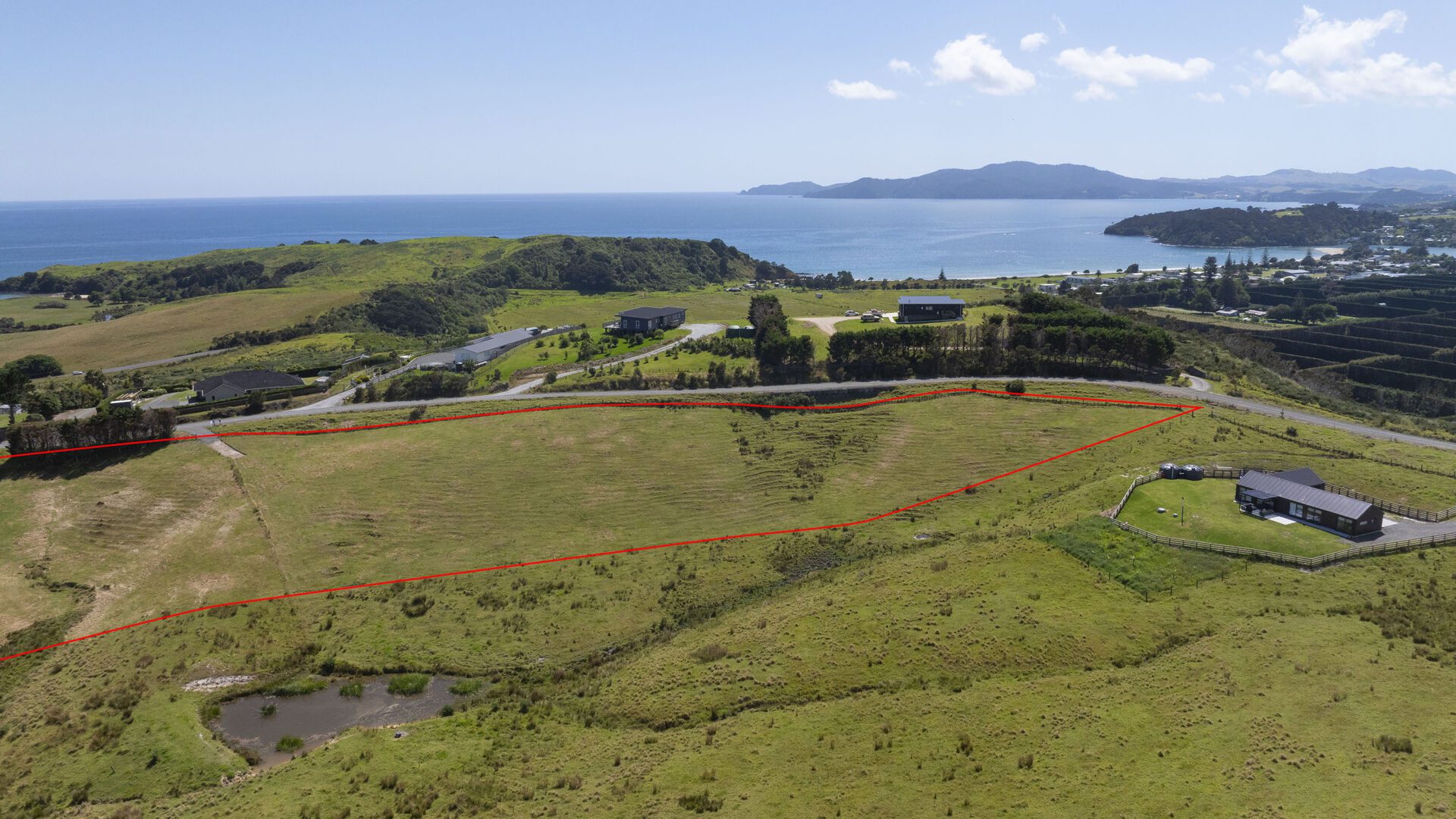 176139257__1763700520-89419-31TaipaHeightsDrive-0239-boundaries