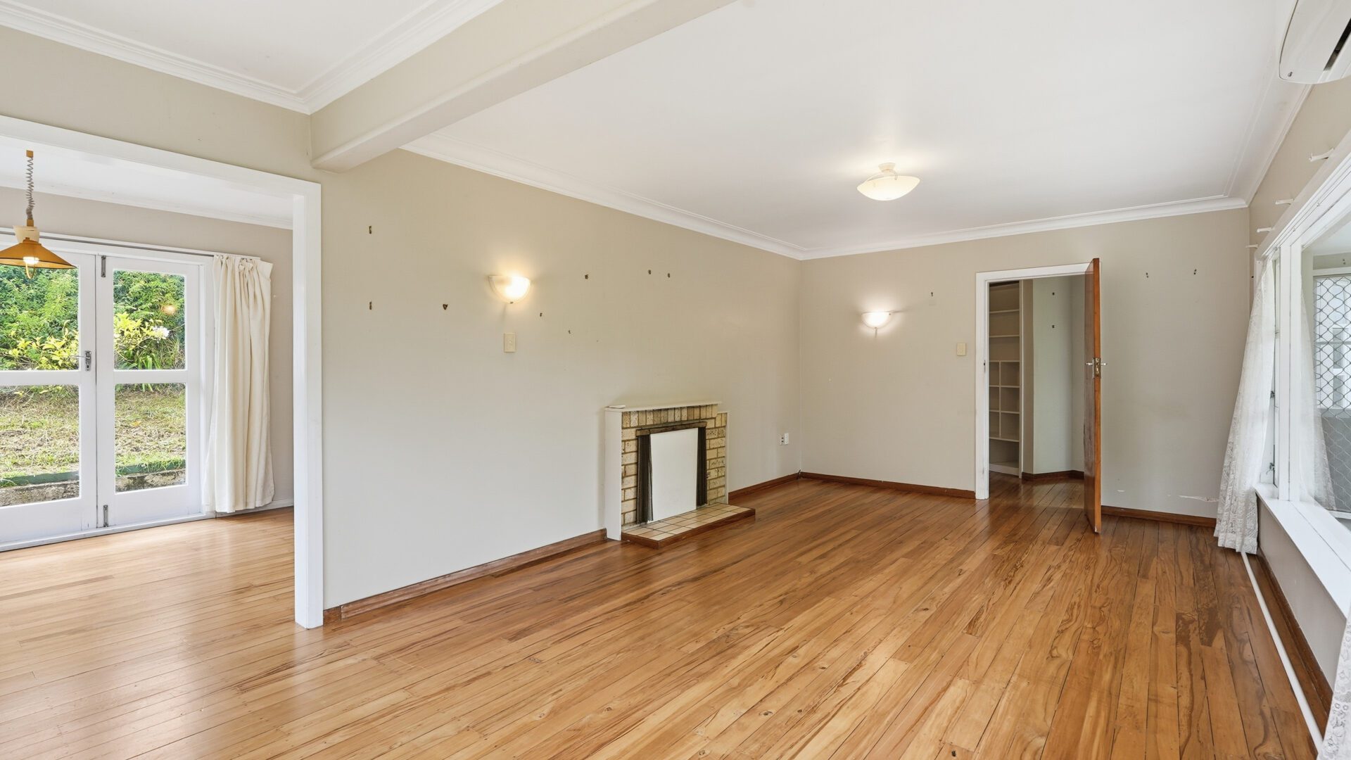 182421768__1768351527-38016-11