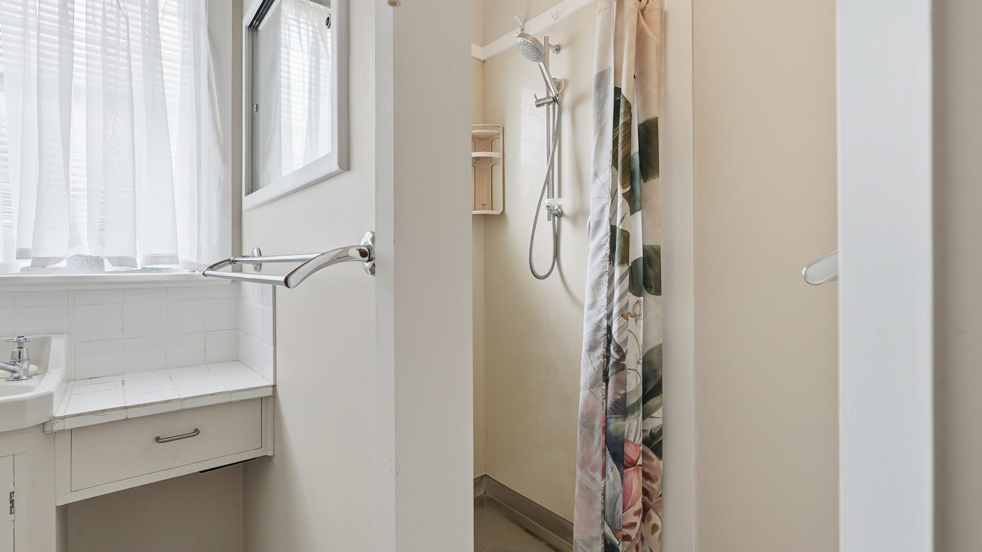 182421800__1768351543-50682-30