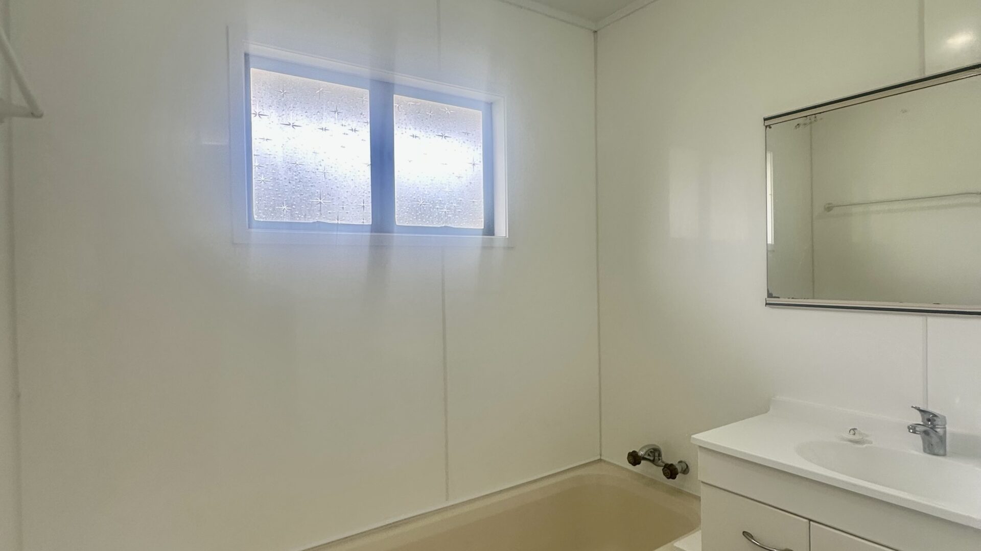 178701358__1765144248-12779-IMG6363