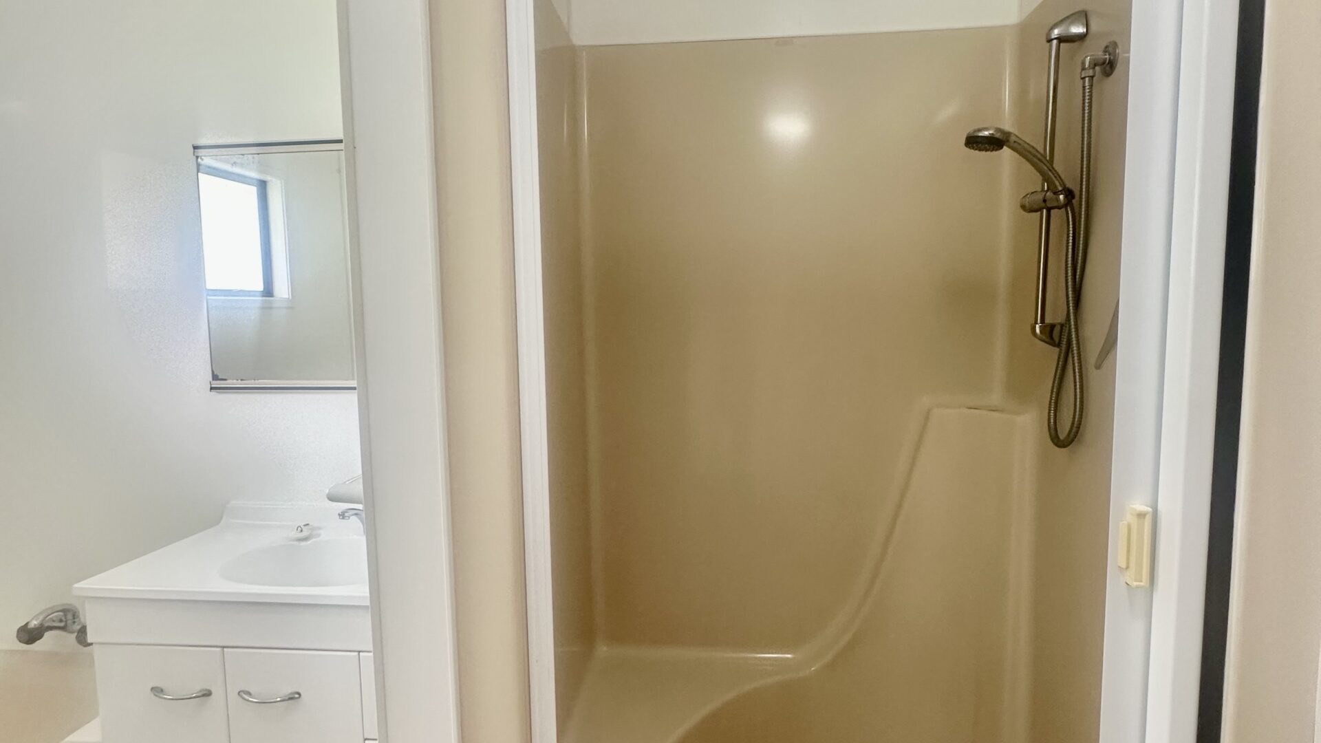 178701359__1765144250-12813-IMG6365