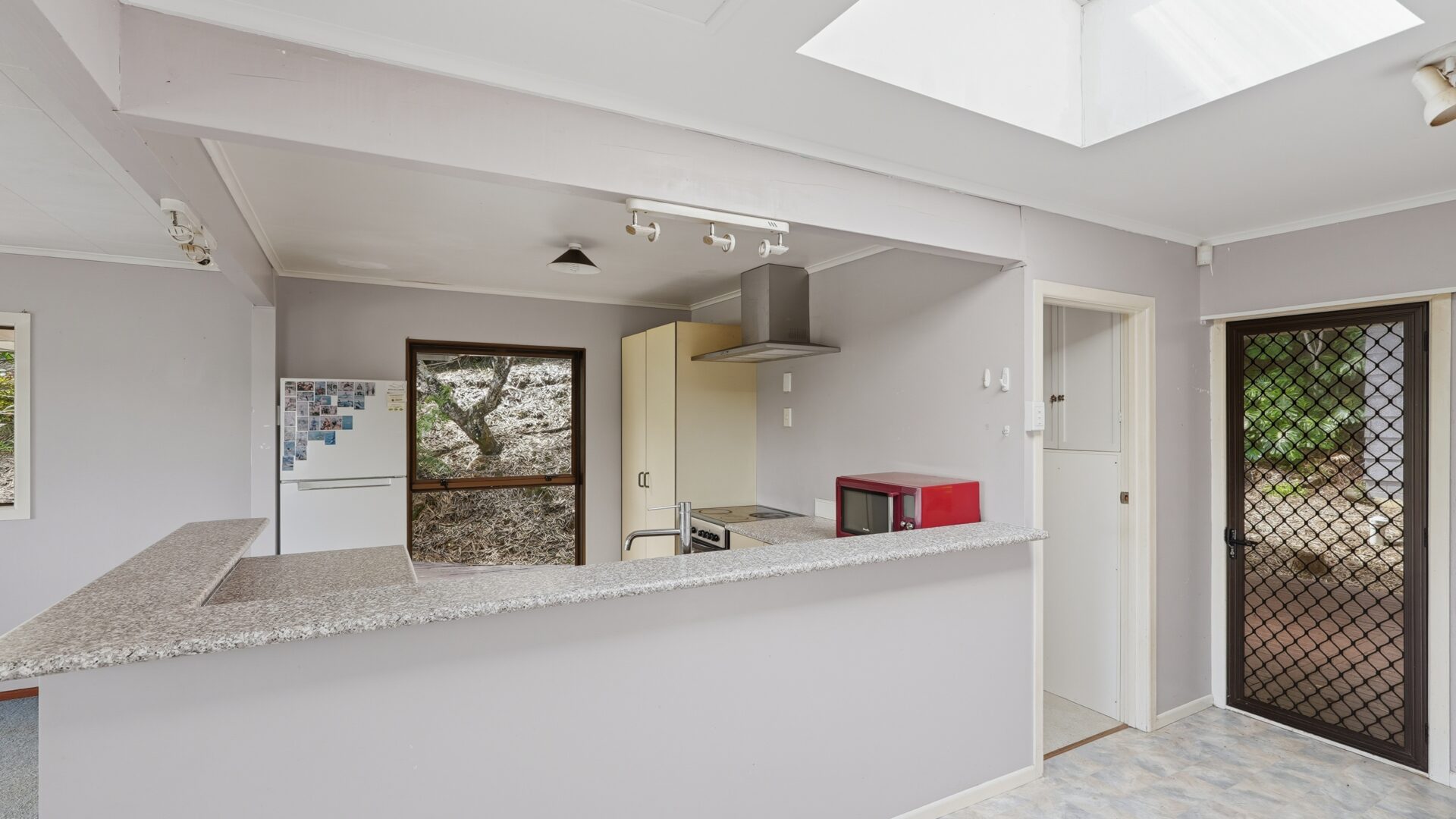 185568208__1770172666-59106-5OkuraBayTotaraNorth011