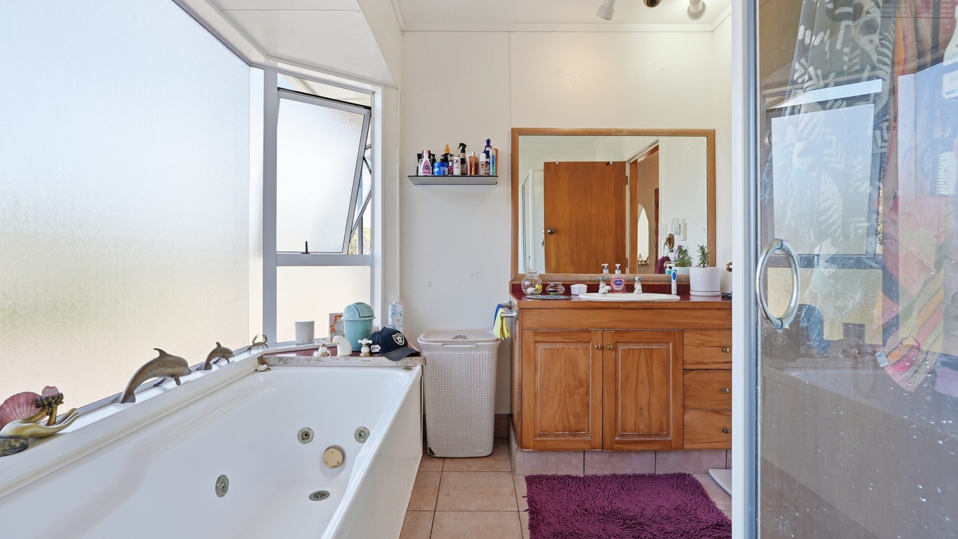 189045695__1772056609-12961-9TeAhuStreet009