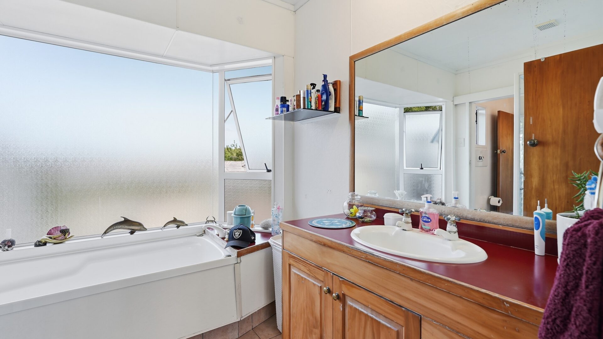 189045958__1772056631-26005-9TeAhuStreet019