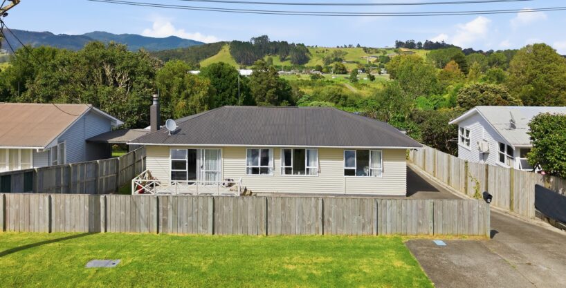 Tidy, Practical Living on 809m²