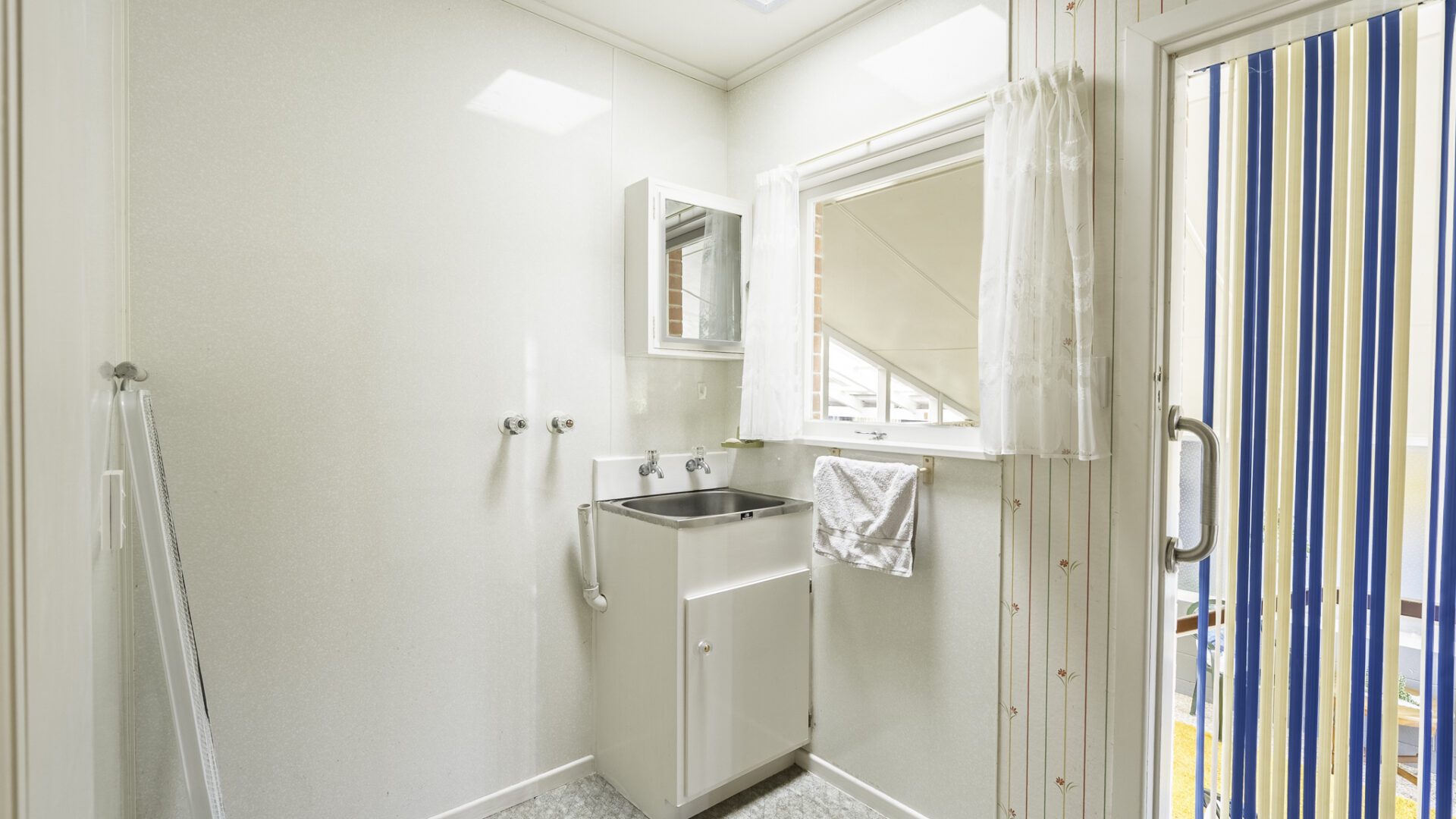 174776525__1763067222-18244-4APanakareaoSt-20