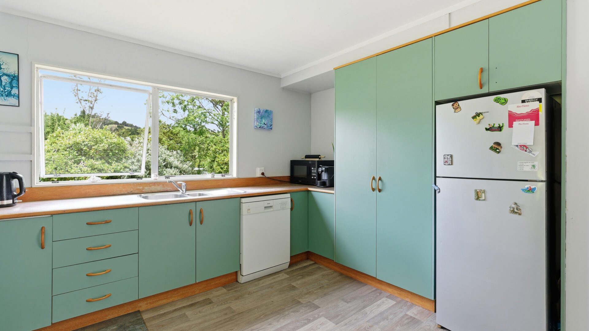 181159223__1766547376-216356-12