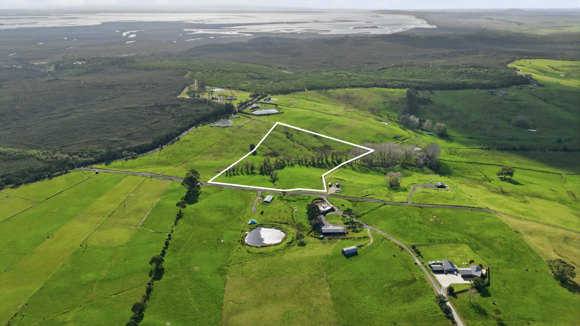 197165740__1776381275-34788-5TahangaRoadLakeOhia007