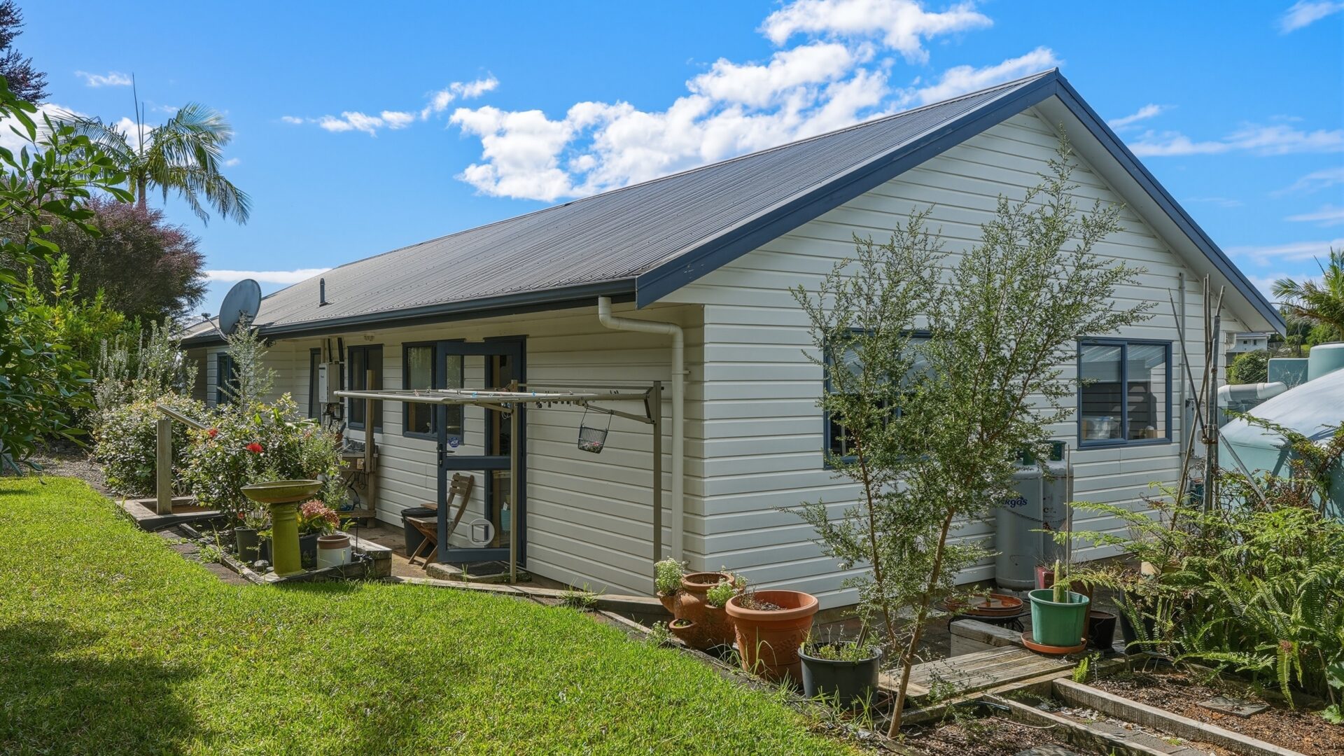 197274856__1776418665-113057-300SH10CableBay027