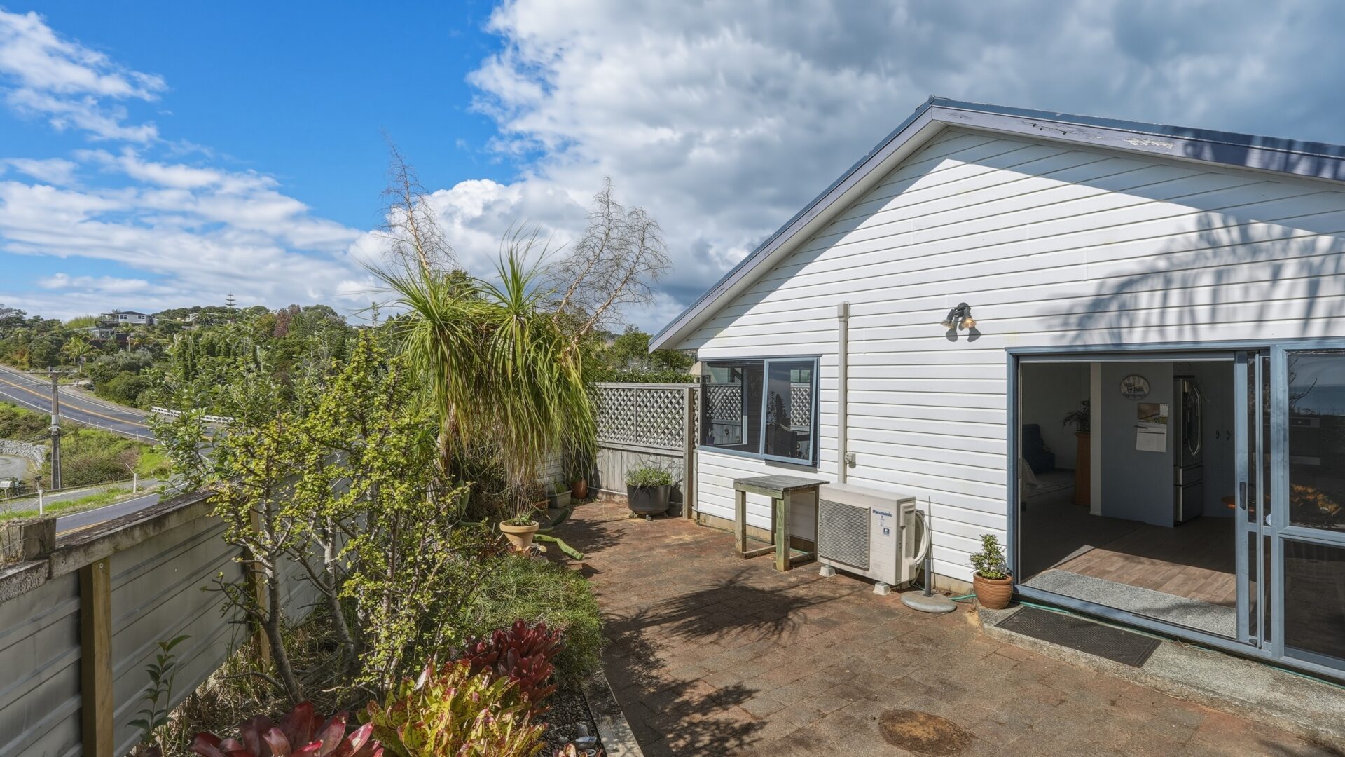 197274863__1776418682-113002-300SH10CableBay008