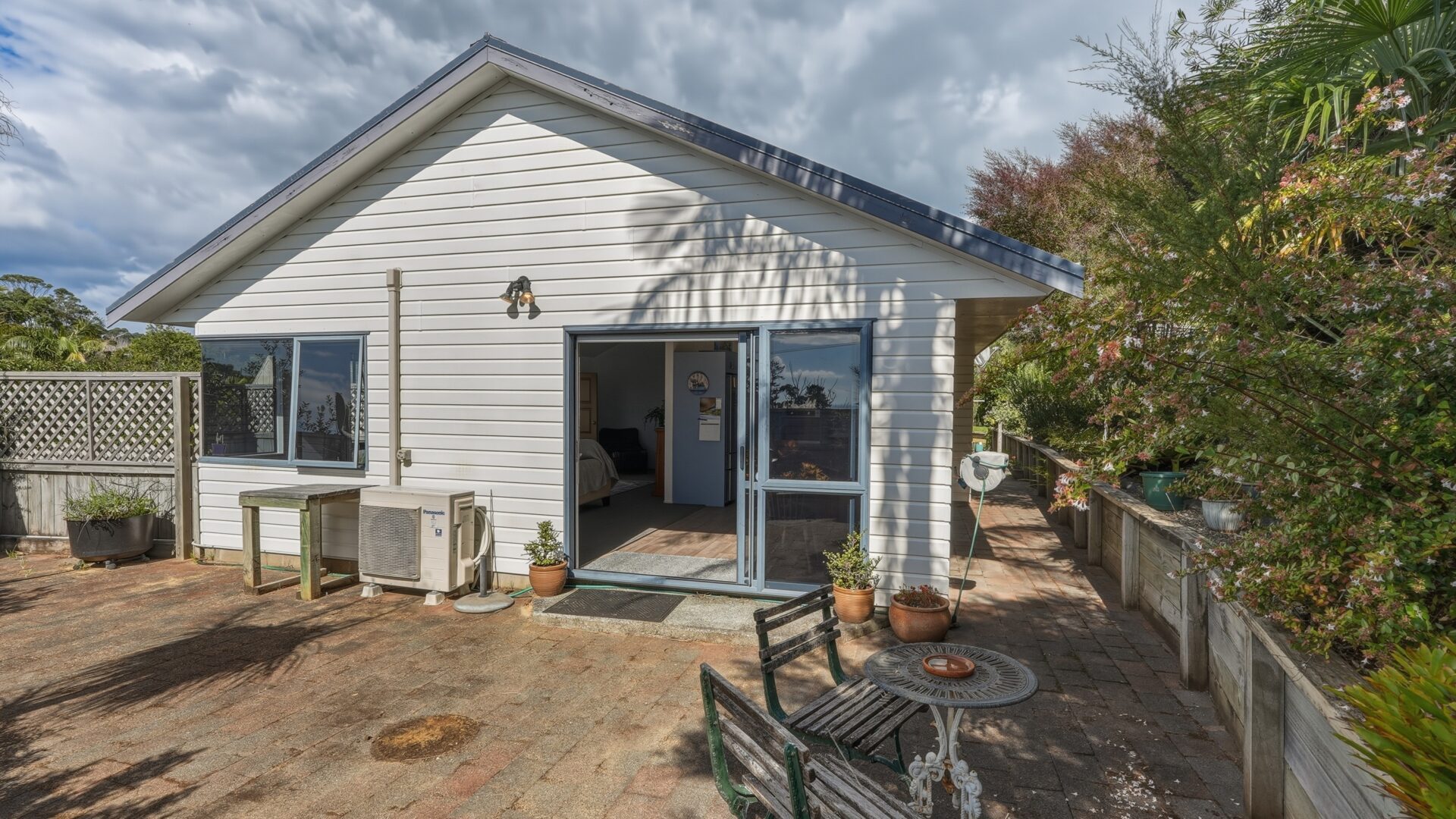 197274865__1776418685-113169-300SH10CableBay009