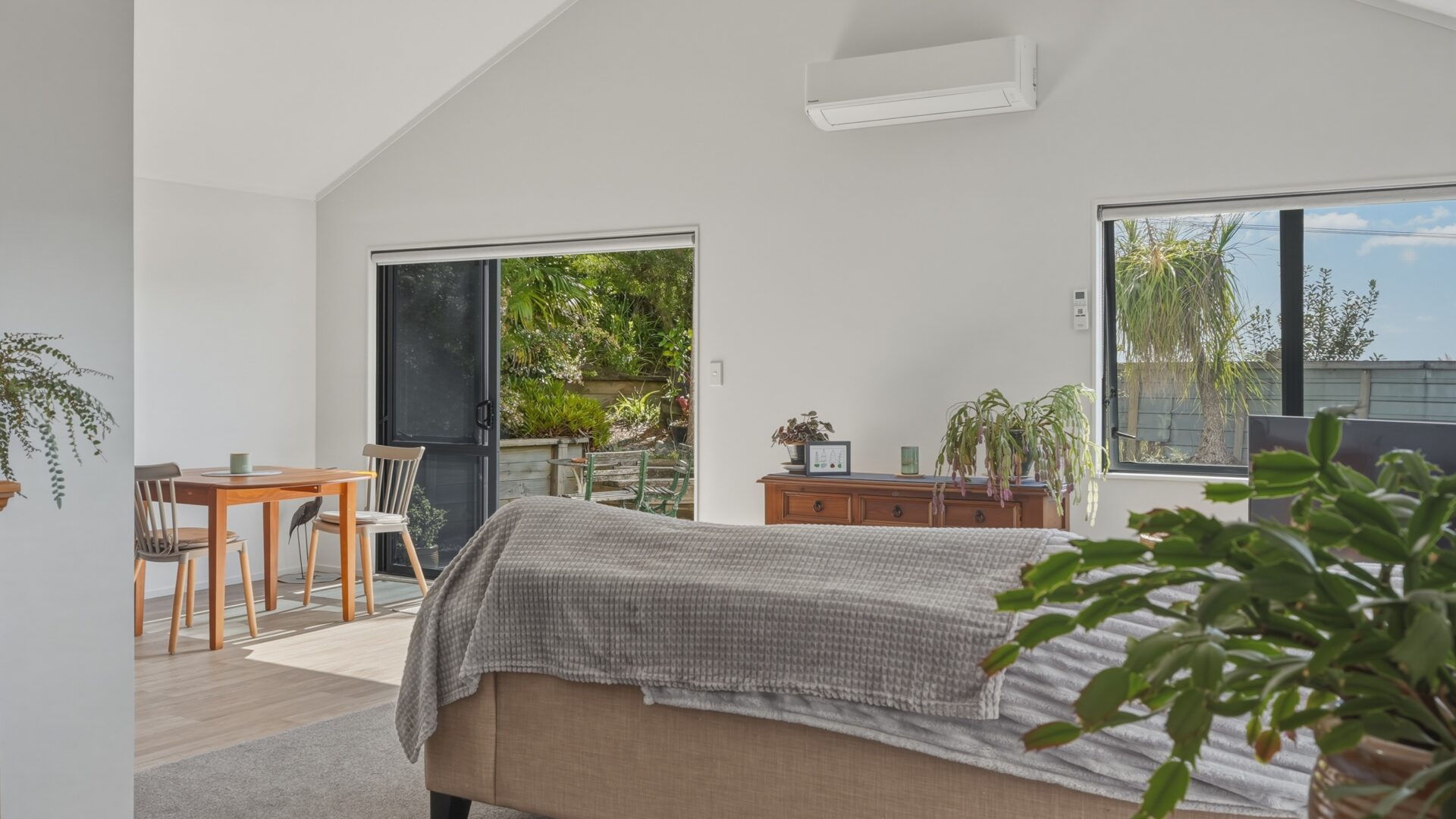 197274873__1776418703-113142-300SH10CableBay004