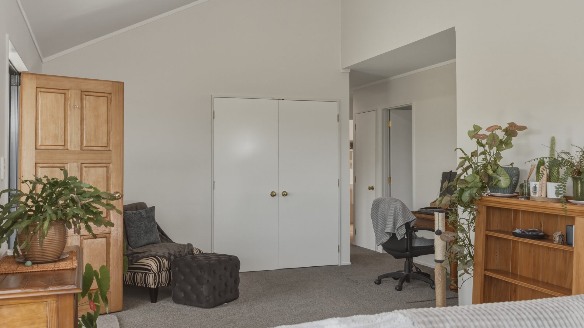 197274875__1776418705-113033-300SH10CableBay006