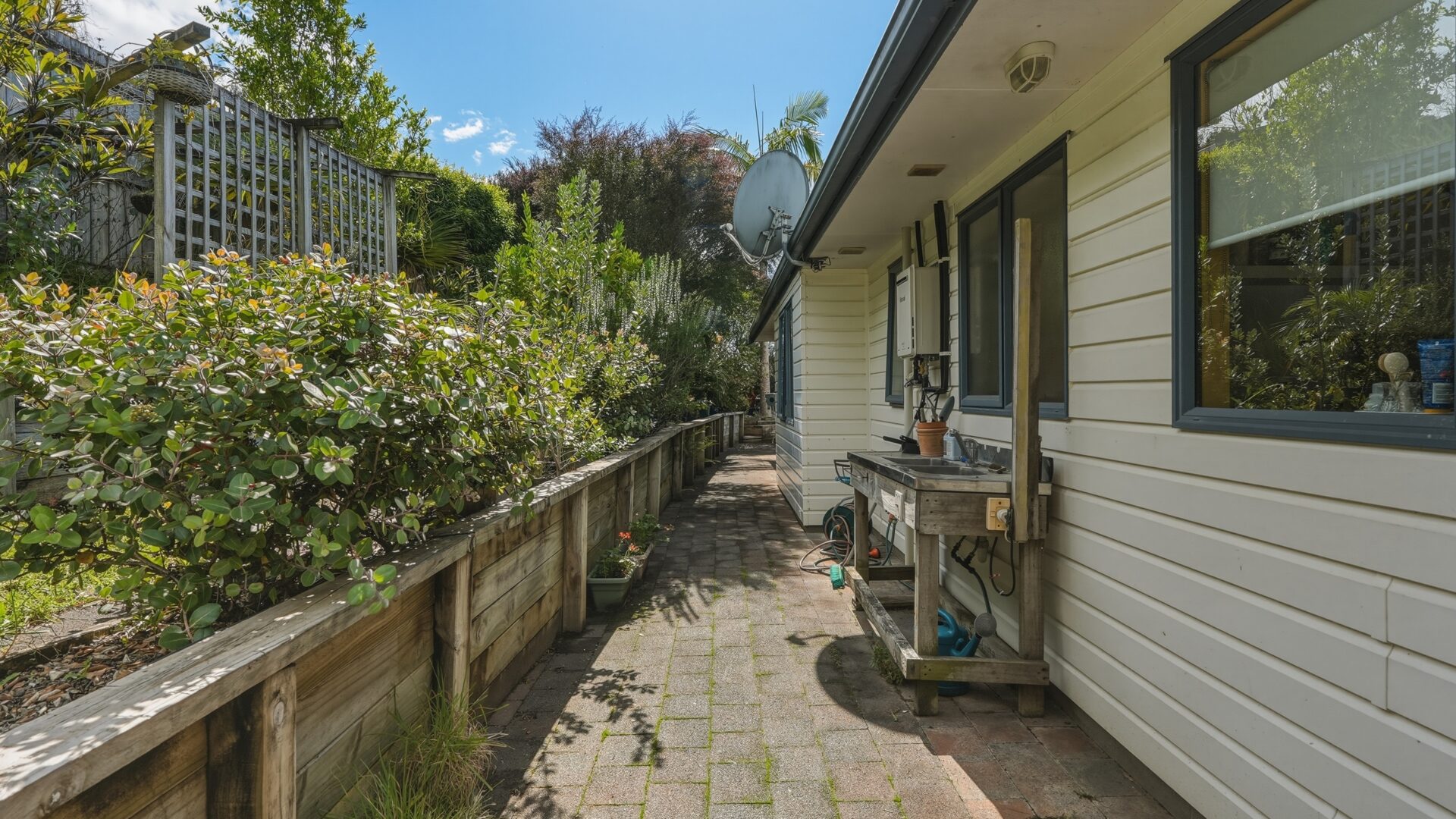 197274886__1776418722-113139-300SH10CableBay026