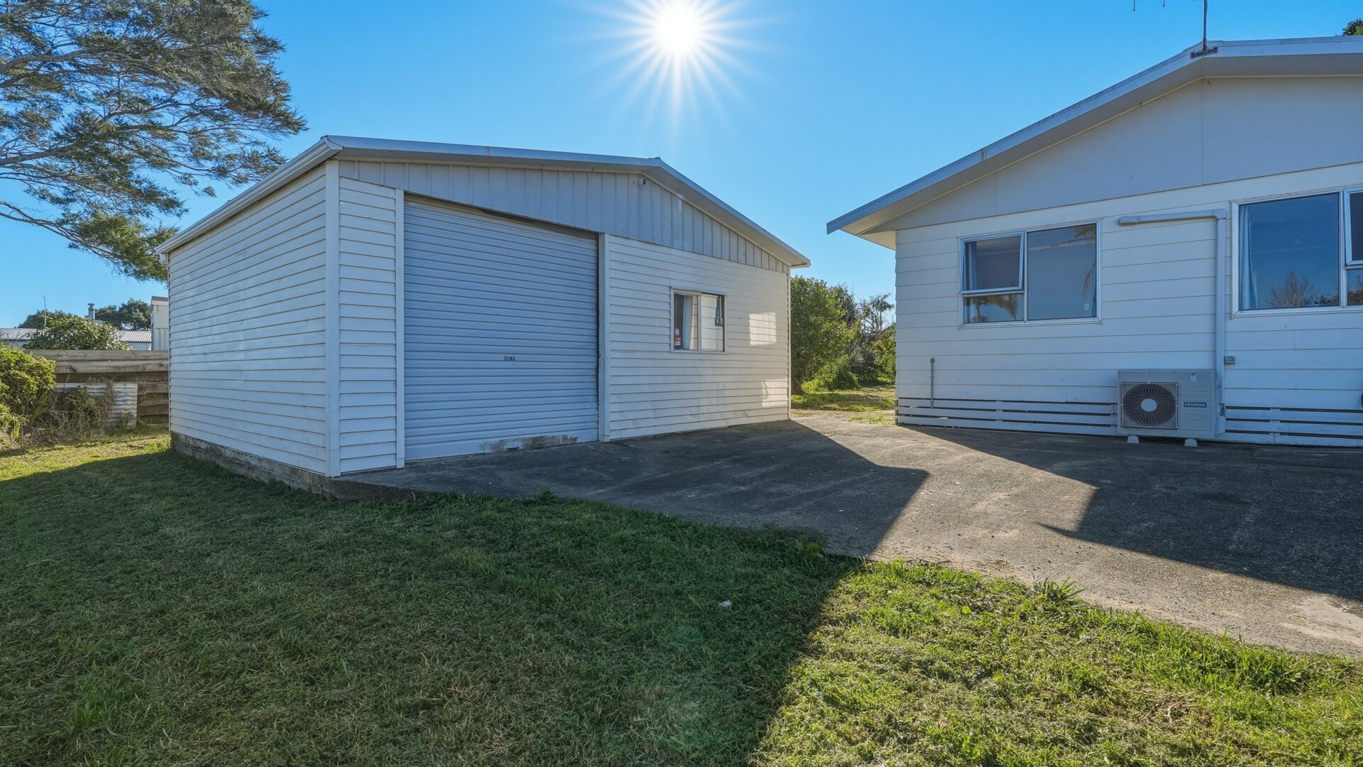 198221597__1776986406-34561-6StandingPlace-RobynNeho002