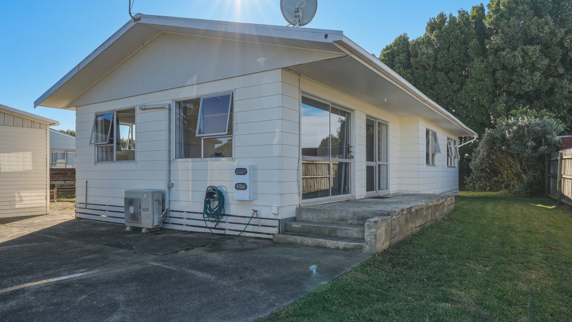 198221598__1776986408-22821-6StandingPlace-RobynNeho003