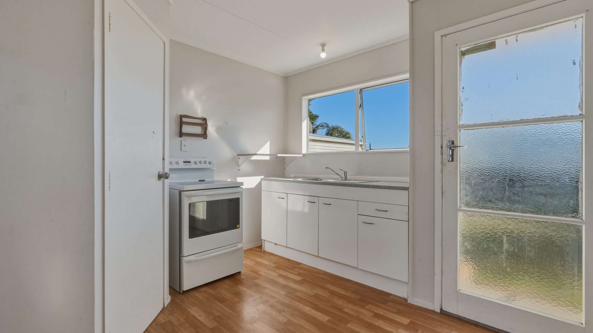 198221609__1776986420-209292-6StandingPlace-RobynNeho009