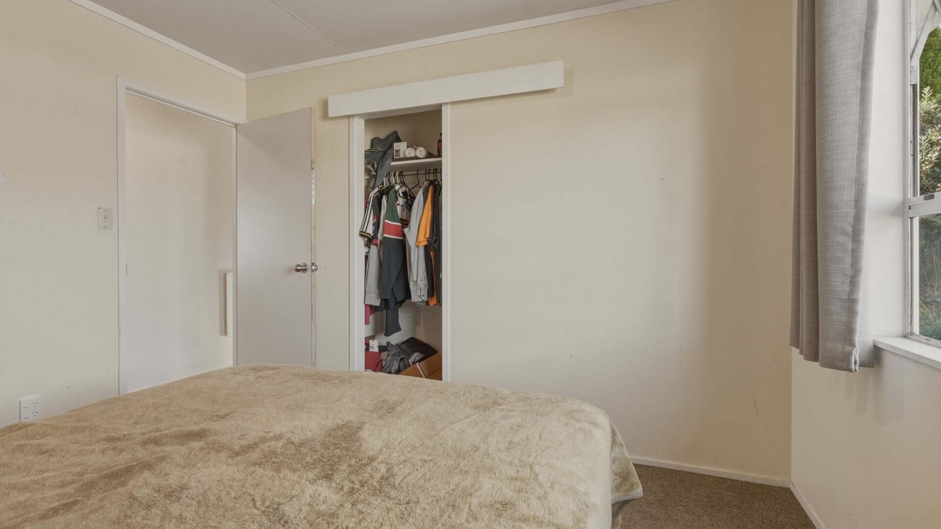 198221626__1776986432-34530-6StandingPlace-RobynNeho017