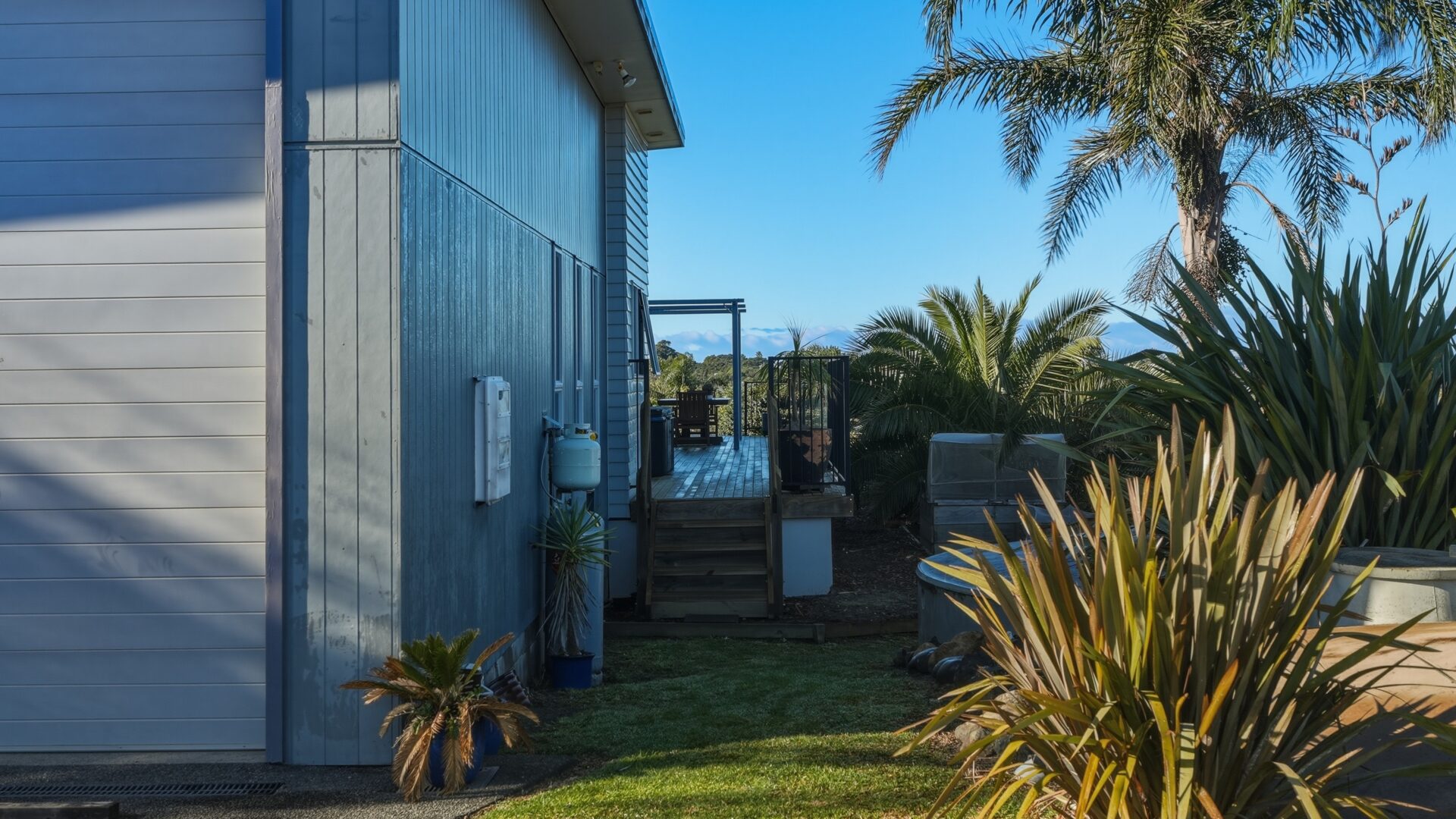 210166104__1784498762-13536-36CarringtonDriveKarikariPeninsula005
