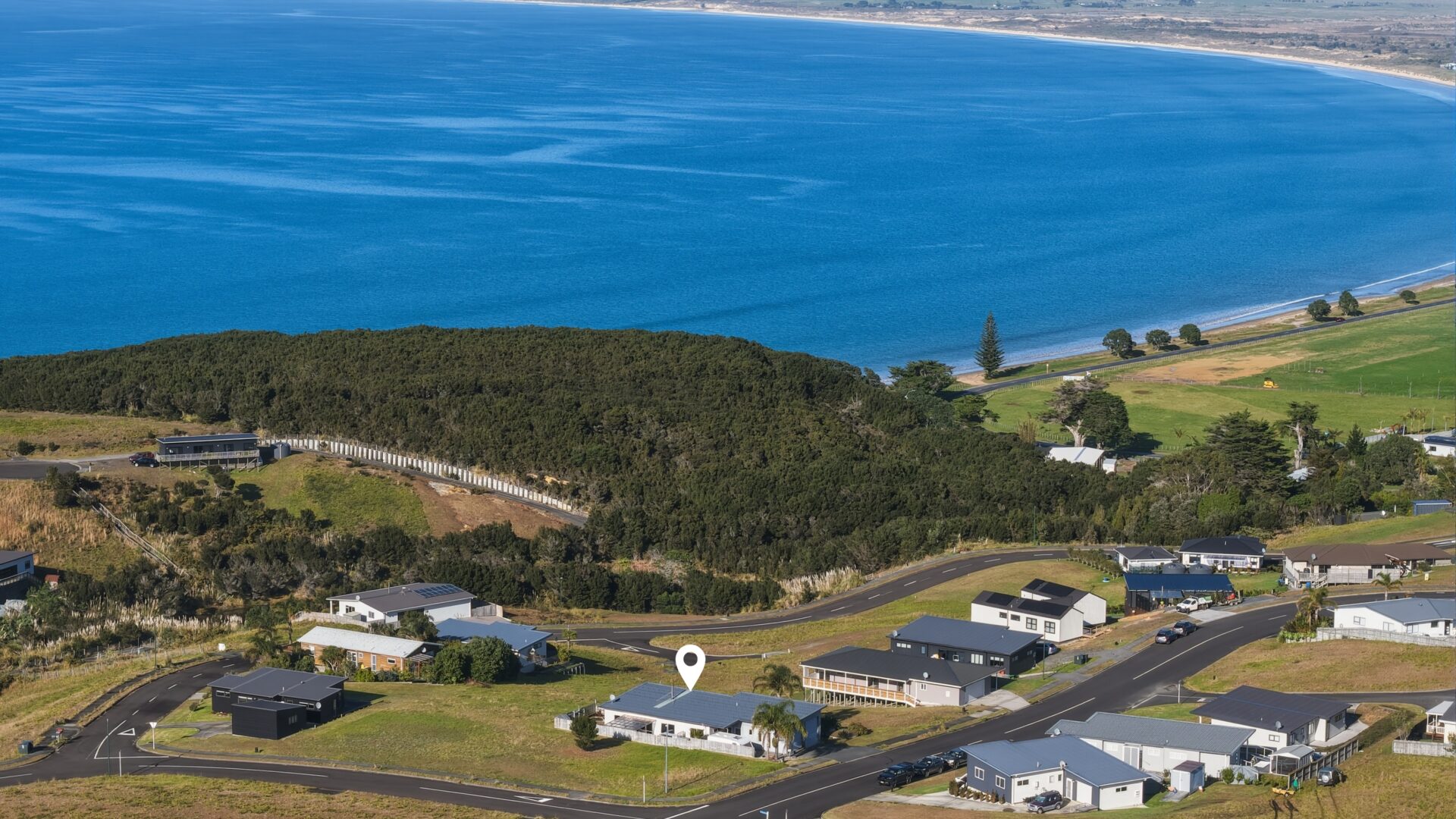 210166375__1784498813-25688-36CarringtonDriveKarikariPeninsula031