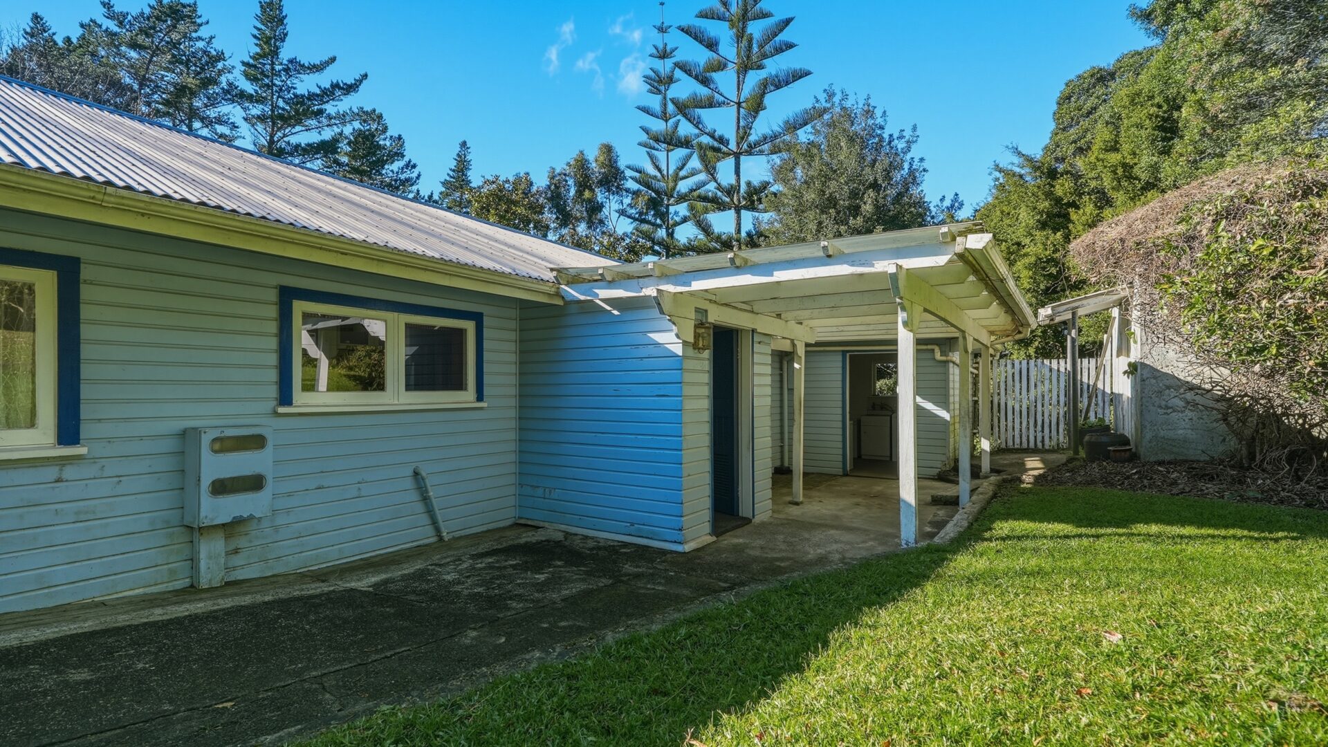 207952460__1782889629-110921-1040FisherRileyRoadKaingaroa004